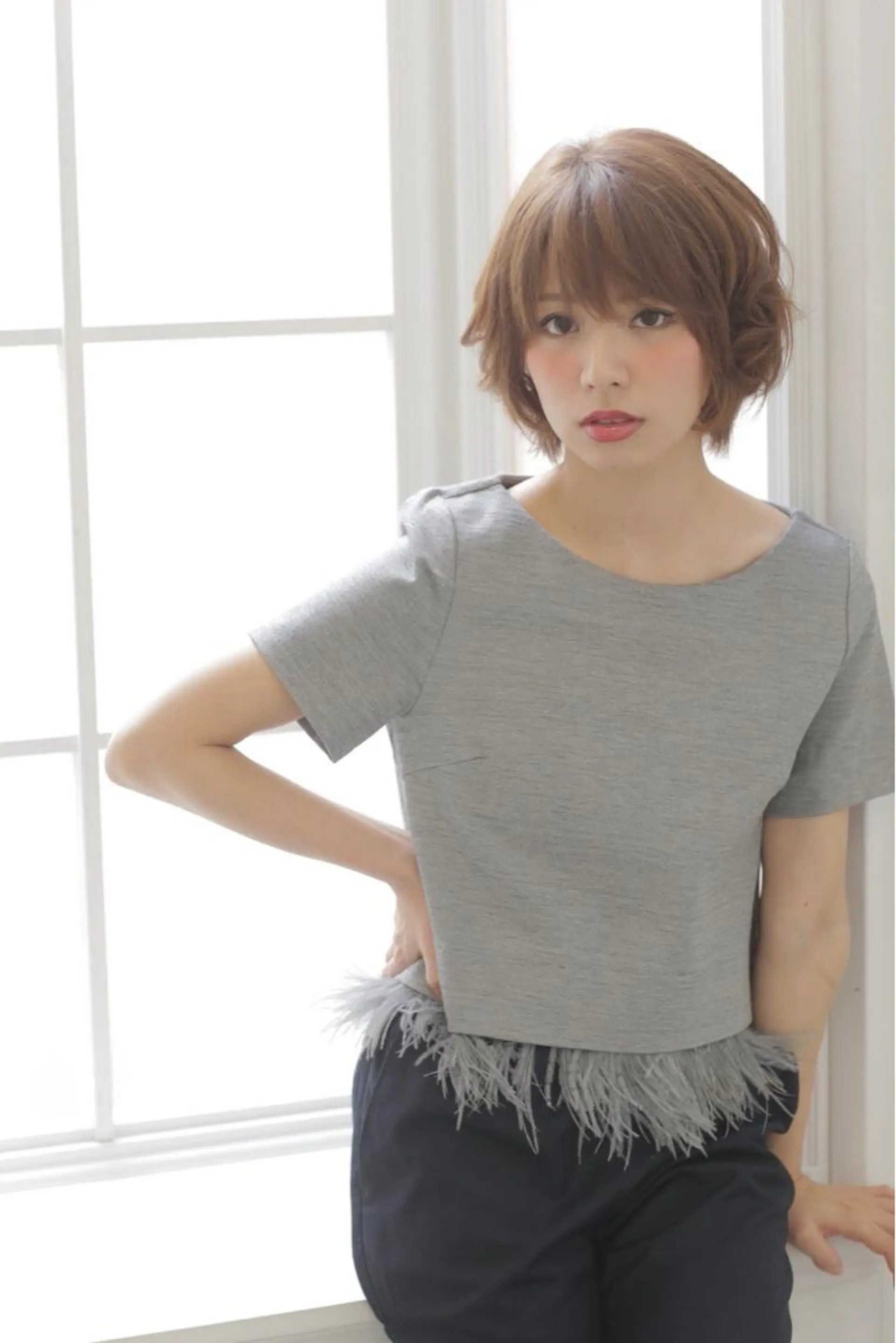 ショート カラー パーマ 黒髪 ボブ 斜めバング 似合わせカット ショートヘア エイト ウメダのヘアスタイル