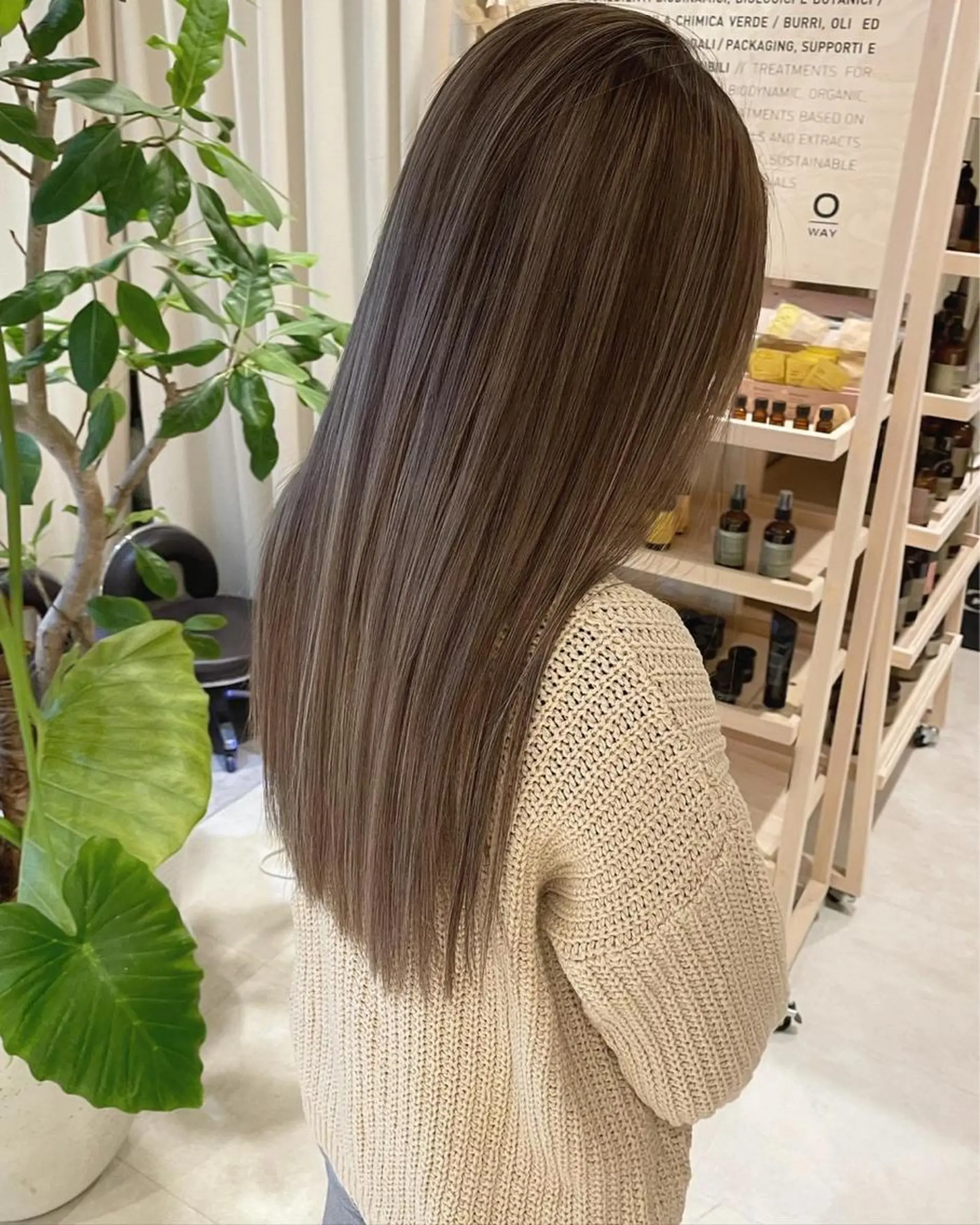 ロング L’ora 成田さおりのヘアスタイル