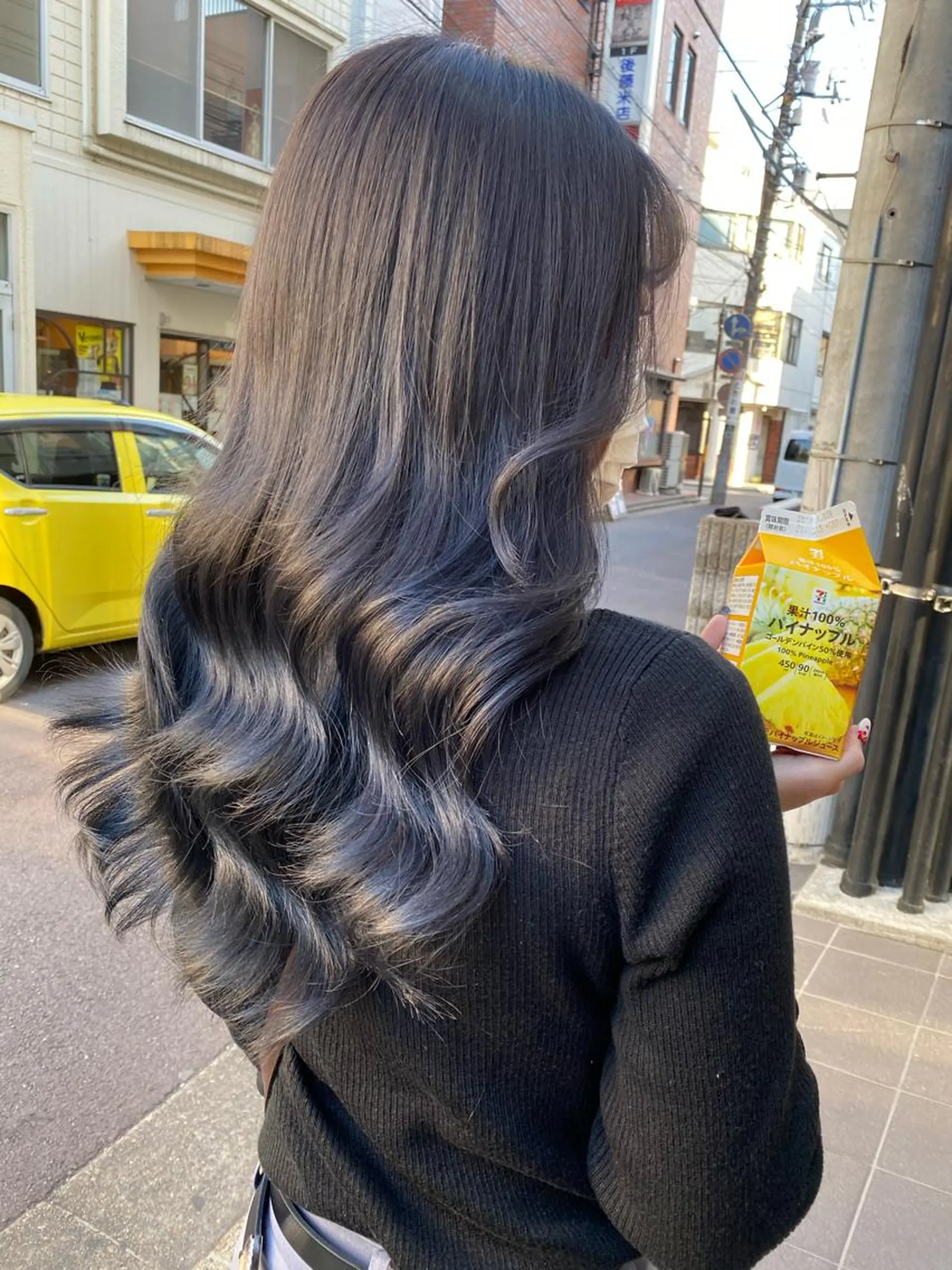 ロング カラー 黒髪 透明感カラー 白髪ぼかし バレイヤージュ志鎌のヘアスタイル