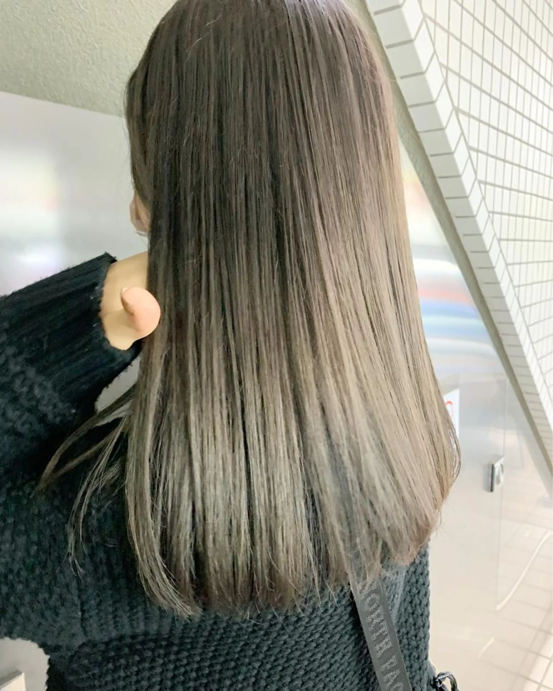 ロング カラー ヘアアレンジ ベージュカラー ブリーチ オリーブベージュ 🌿ショート🌿 パーマ🌿淳平のヘアスタイル