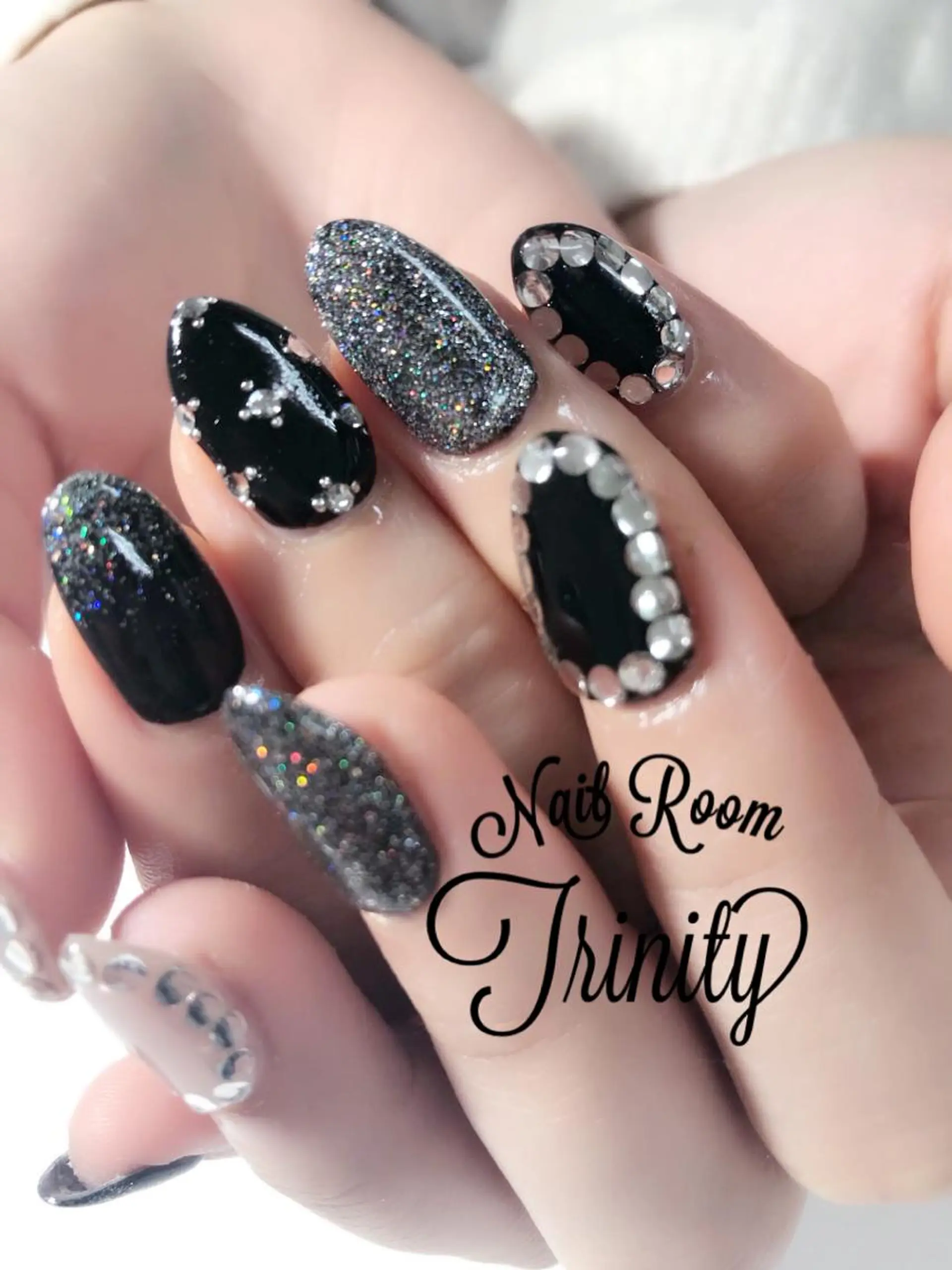ネイル ハンドネイル Trinity ネイリストスタッフのネイルデザイン