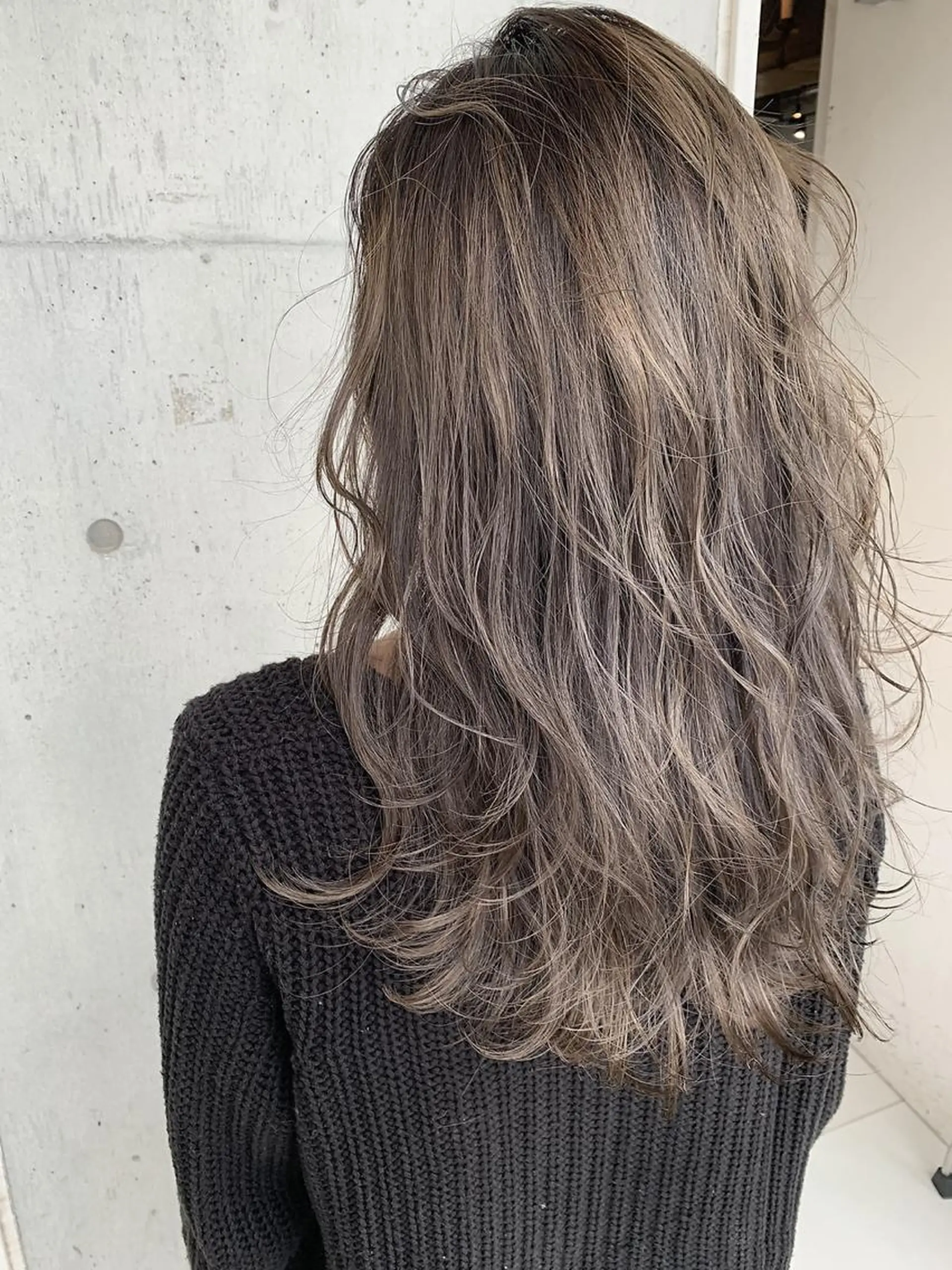 ロング カラー パーマ グレージュ Chlom🌿Top Stylist沖田のヘアスタイル