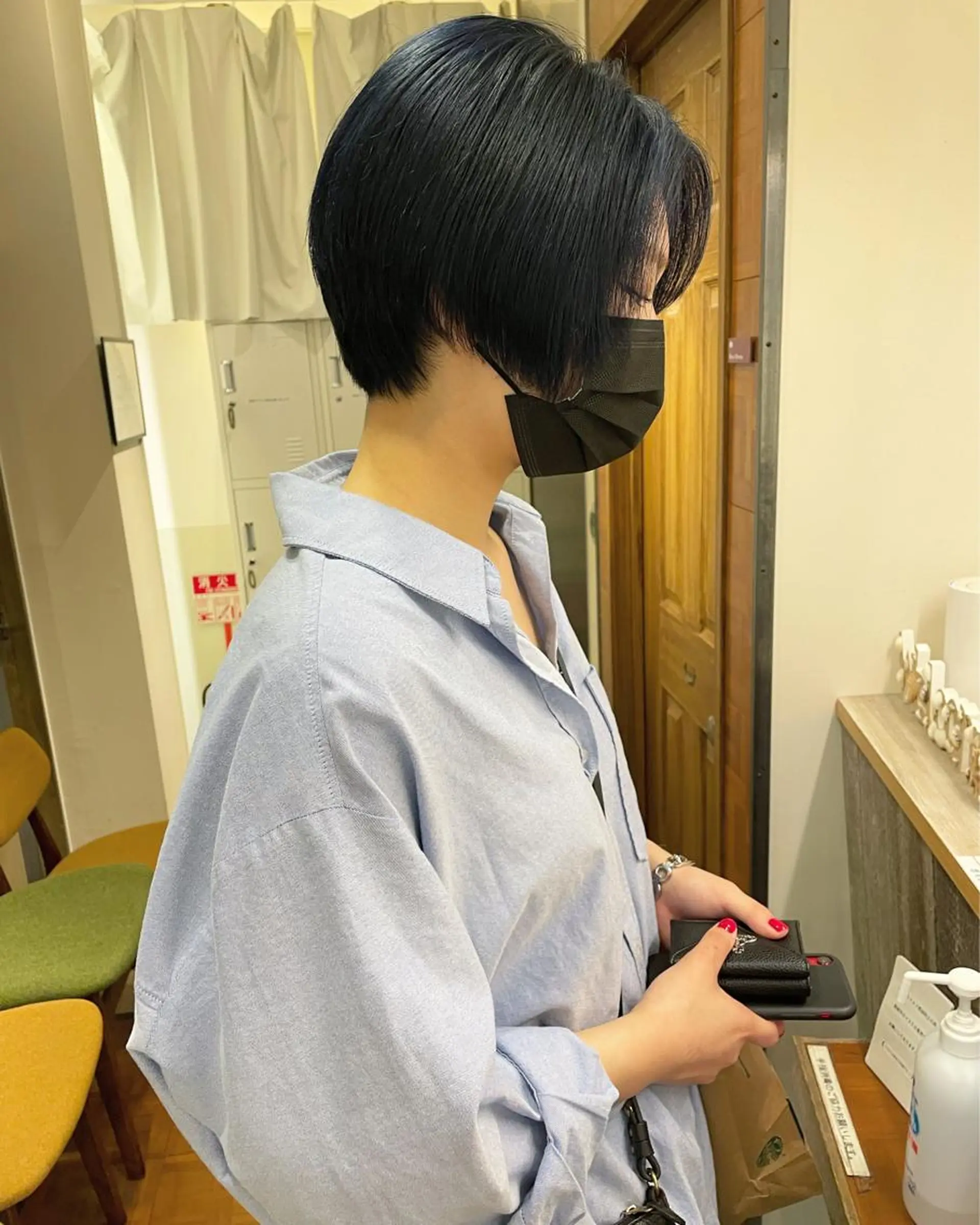 ショート カラー ハンサムショート 黒髪 ネイビーカラー ショートヘア ヘアカラー レイヤー/ボブ/ 顔周り/yukinaのヘアスタイル