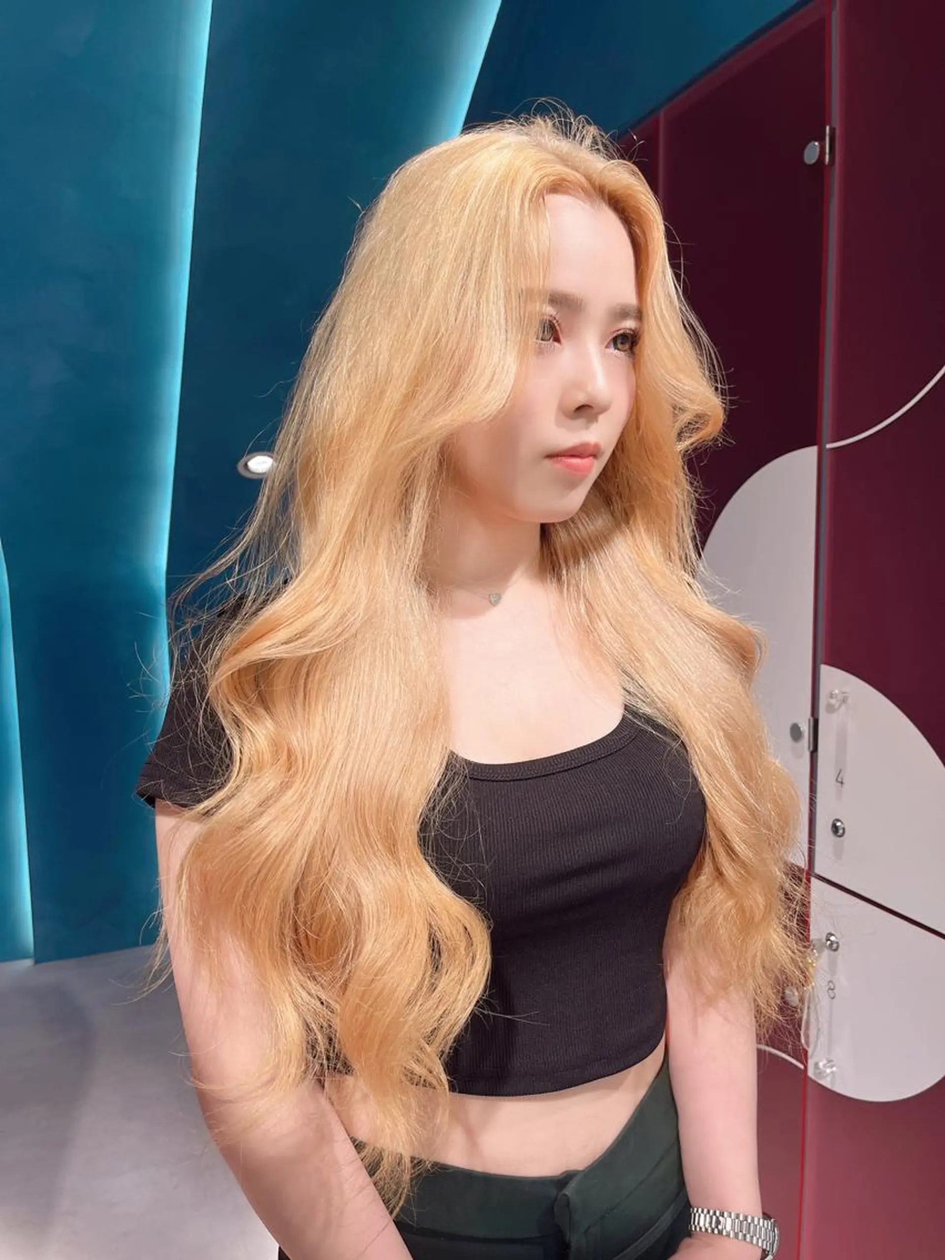 ロング カラー ヘアアレンジ レイヤー/髪質改善 /透け感カラー/艶髪のヘアスタイル