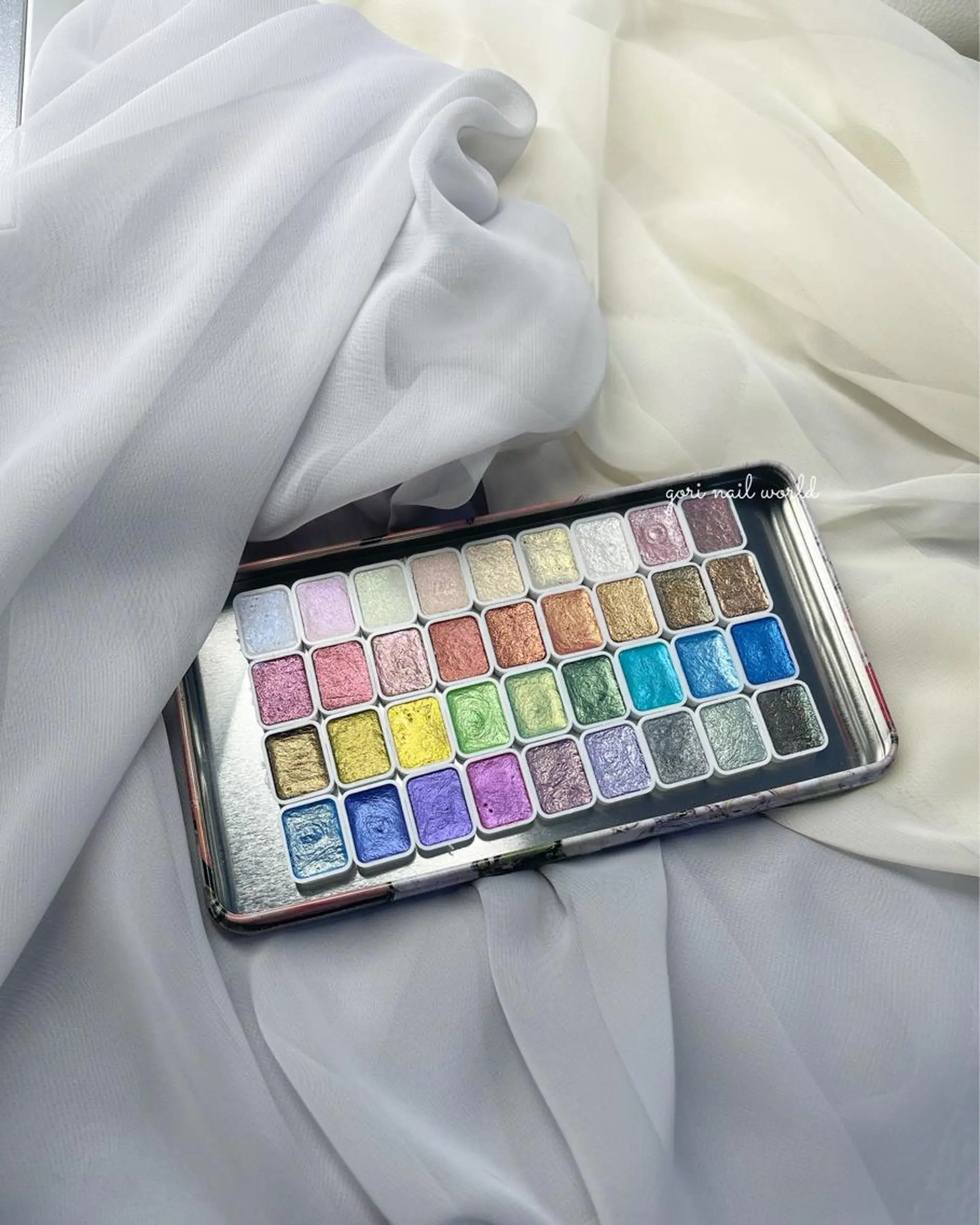 ネイル アートネイル ジェルネイル 夏ネイル 𝐠𝐨𝐫𝐢 𝐧𝐚𝐢𝐥のネイルデザイン