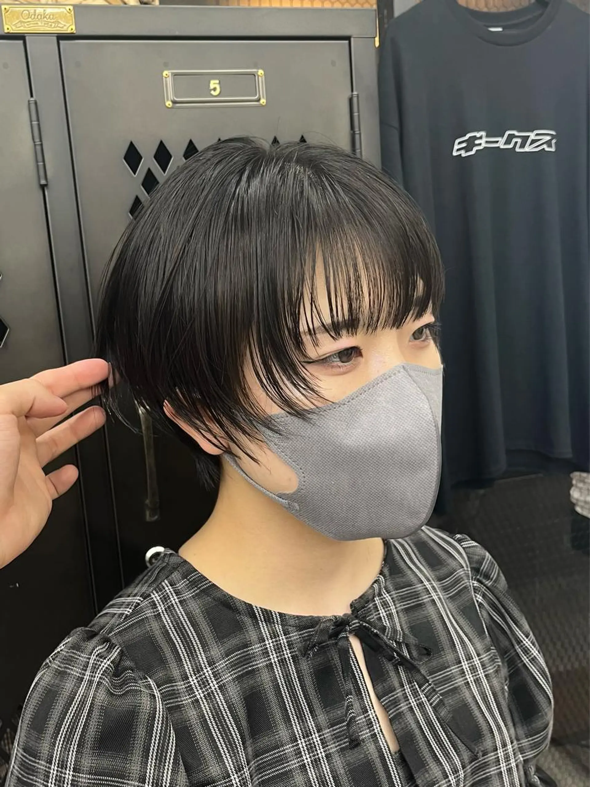 ショート イツク ⚡️ ルーツ/ハイトーンのヘアスタイル