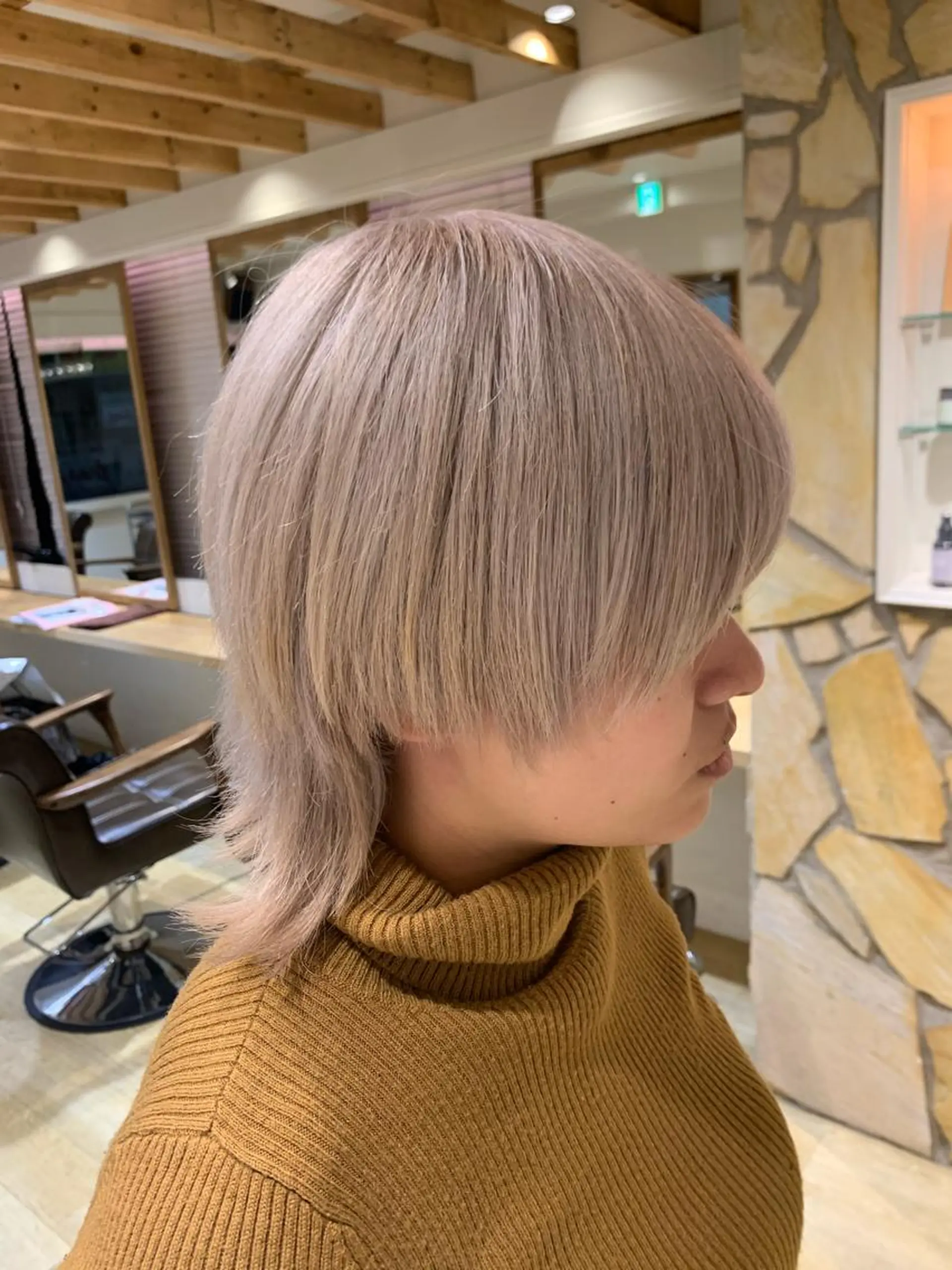 ミディアム ミディアムパーマ ウルフカット カット ヘアカラー 渋谷ハイトーン/ デザインカラー阿部のヘアスタイル