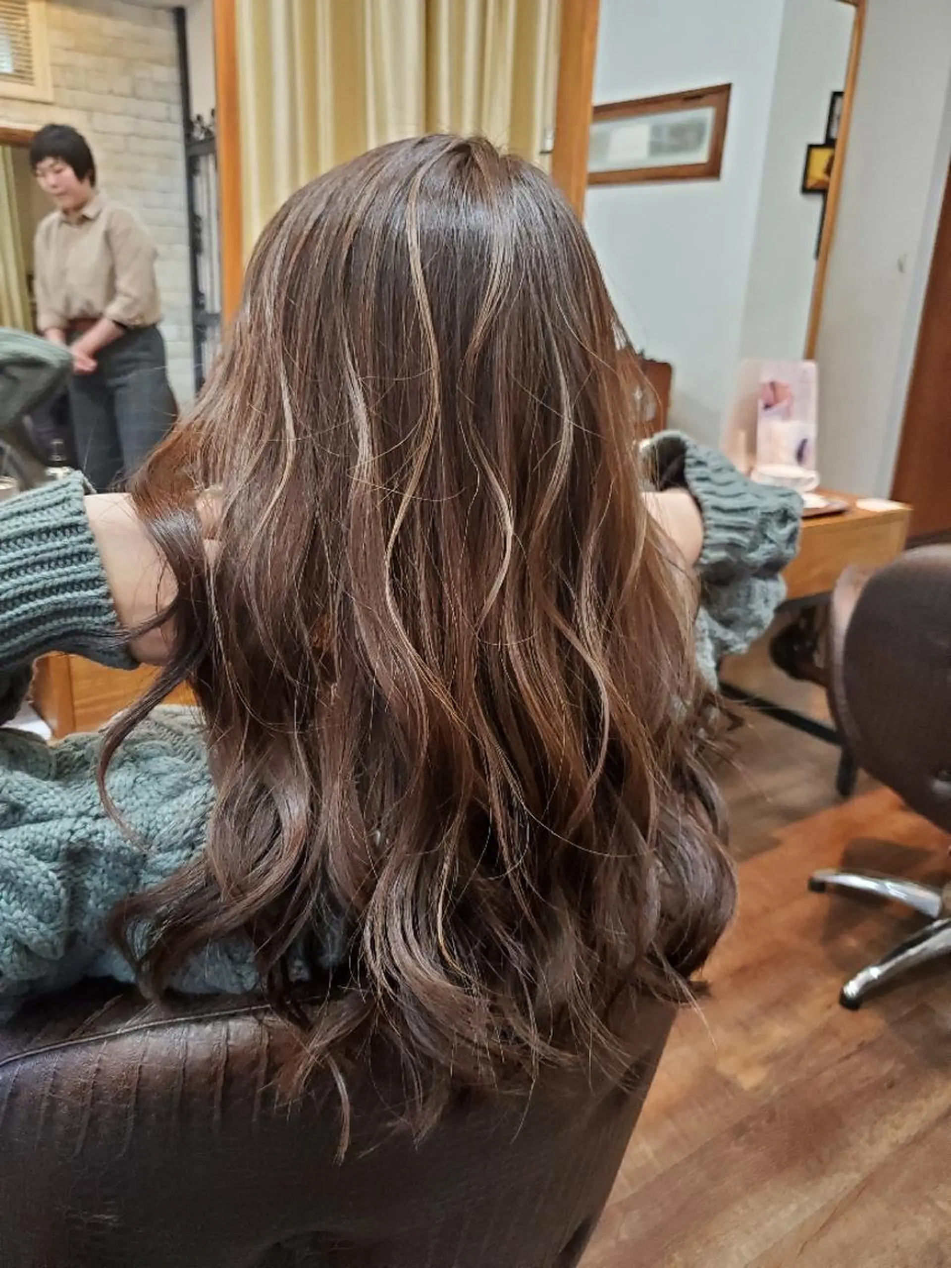 ロング カラー パーマ ヘアアレンジ メンズ ネイル マツエク・マツパ メンズハイライト グラデーションカラー ハイライトカラー ハイライト グラデーション まとまり💯悩み改善 ★松本尚弥★店長のヘアスタイル