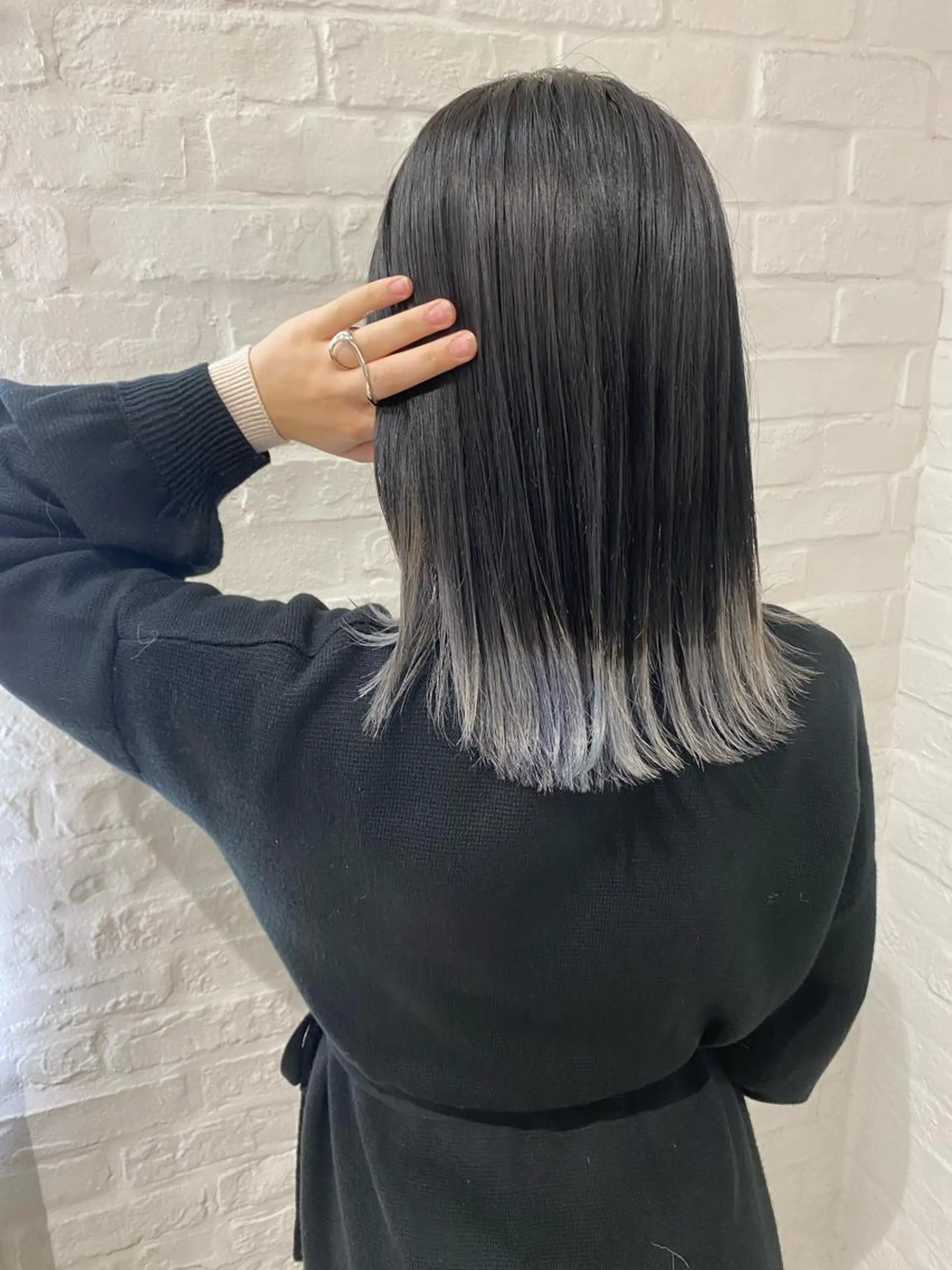 セミロング カラー イルミナカラー シルバー ホワイトシルバー 🍀透明感抜群🍀/ ハイトーンカラーのヘアスタイル