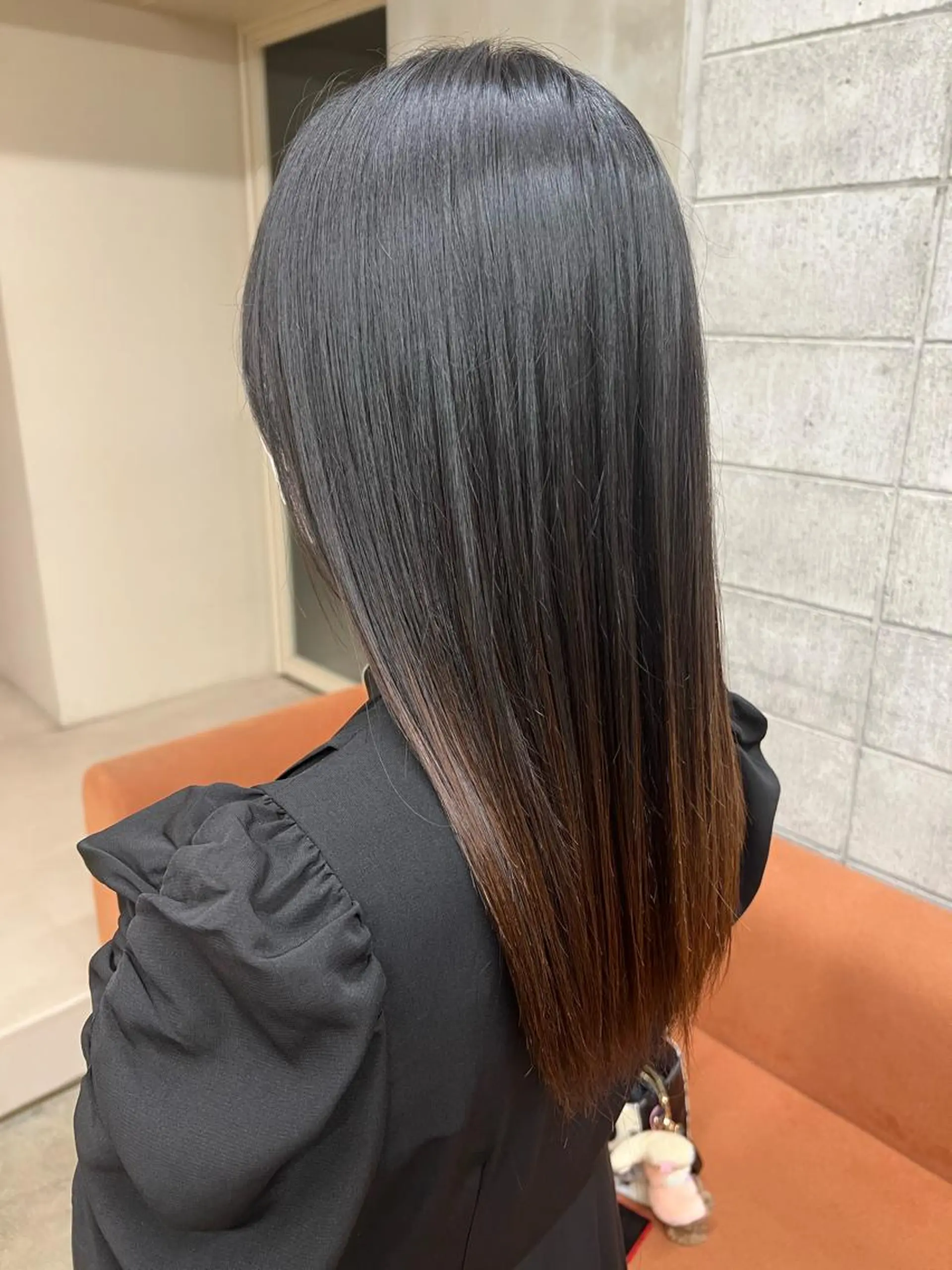 ロング 縮毛矯正 ヘアカラー トリートメント kento レイヤーカットのヘアスタイル