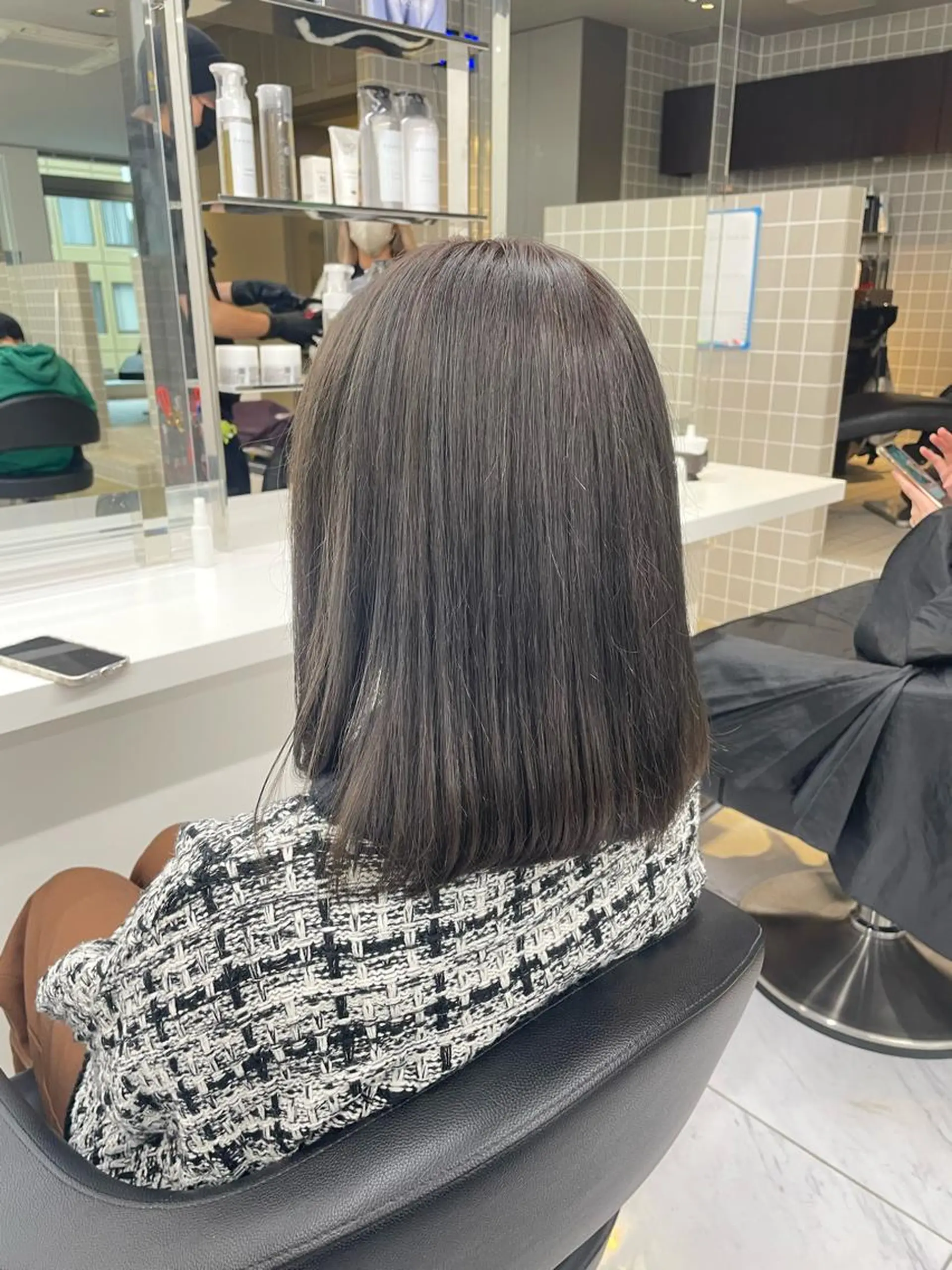 セミロング カラー パーマ ヘアアレンジ メンズ キッズ ネイル マツエク・マツパ アイブロウ 🦋韓国レイヤー｜ 透明感グレージュ🦋のヘアスタイル