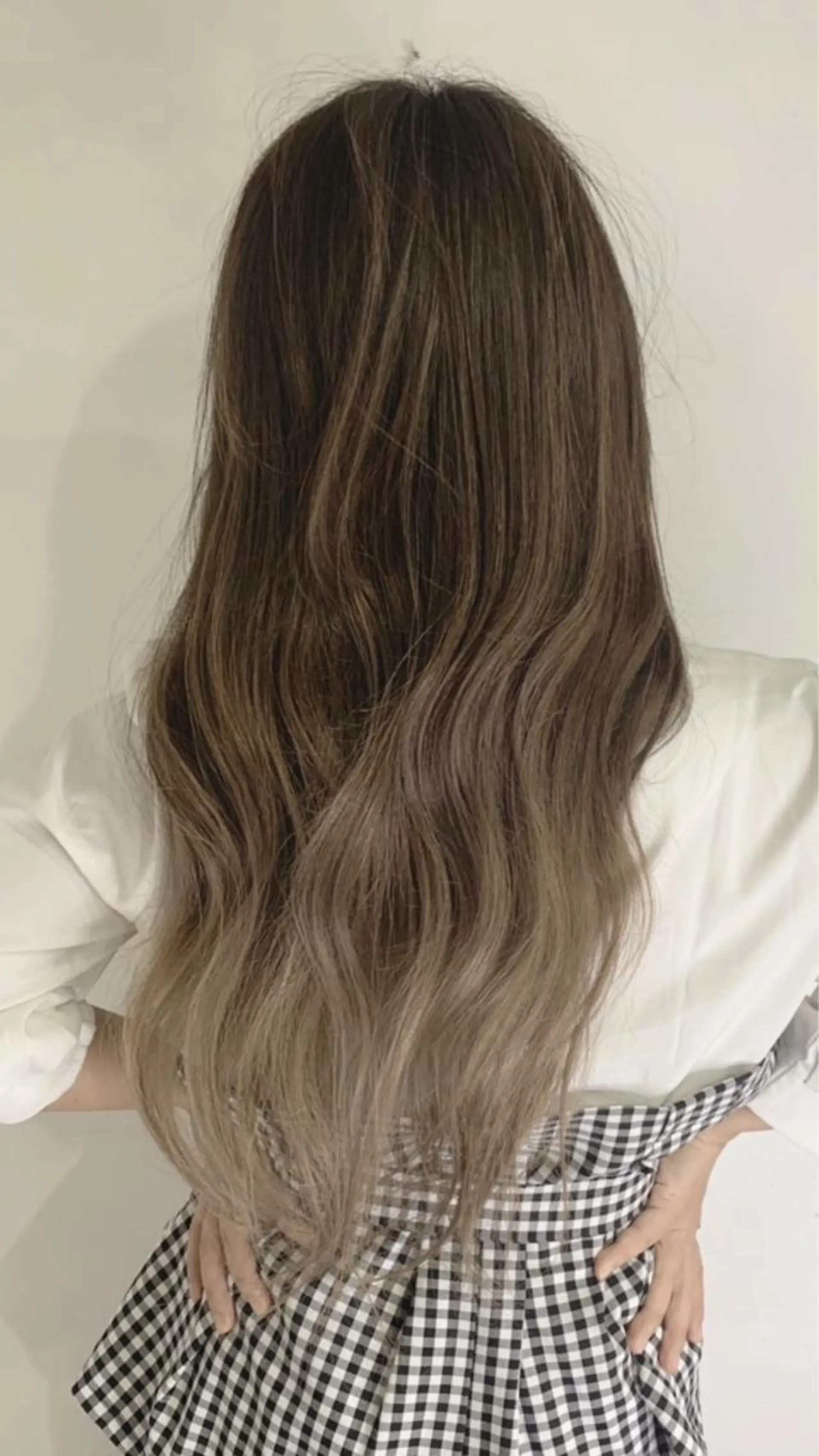 ロング カラー アッシュ バレイヤージュ ブリーチ デザインカラー グレージュ カット ヘアカラー 京都大人女性ショート 徒歩1分/秋山のヘアスタイル