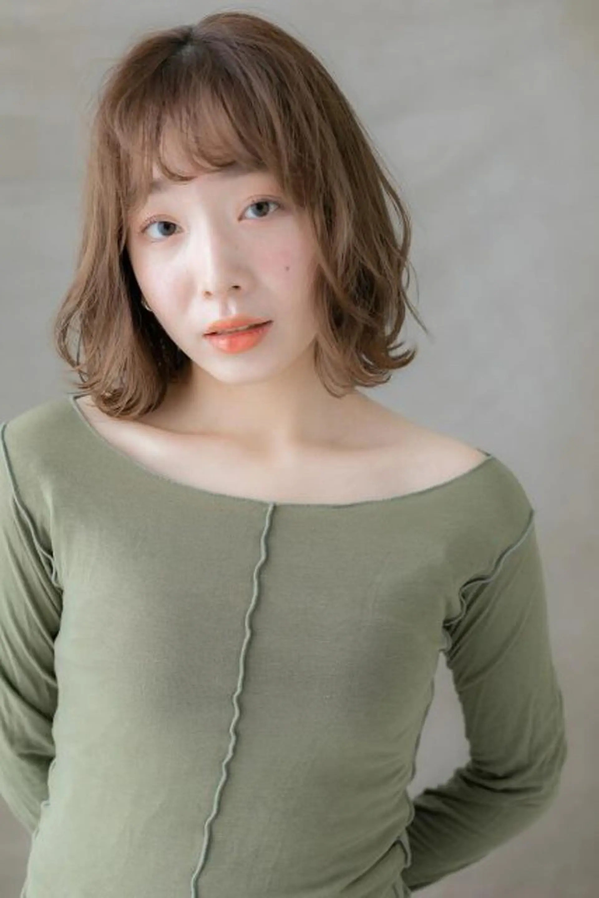 ミディアム カラー パーマ アッシュ 似合わせスタイル🫧 木村夏暢のヘアスタイル