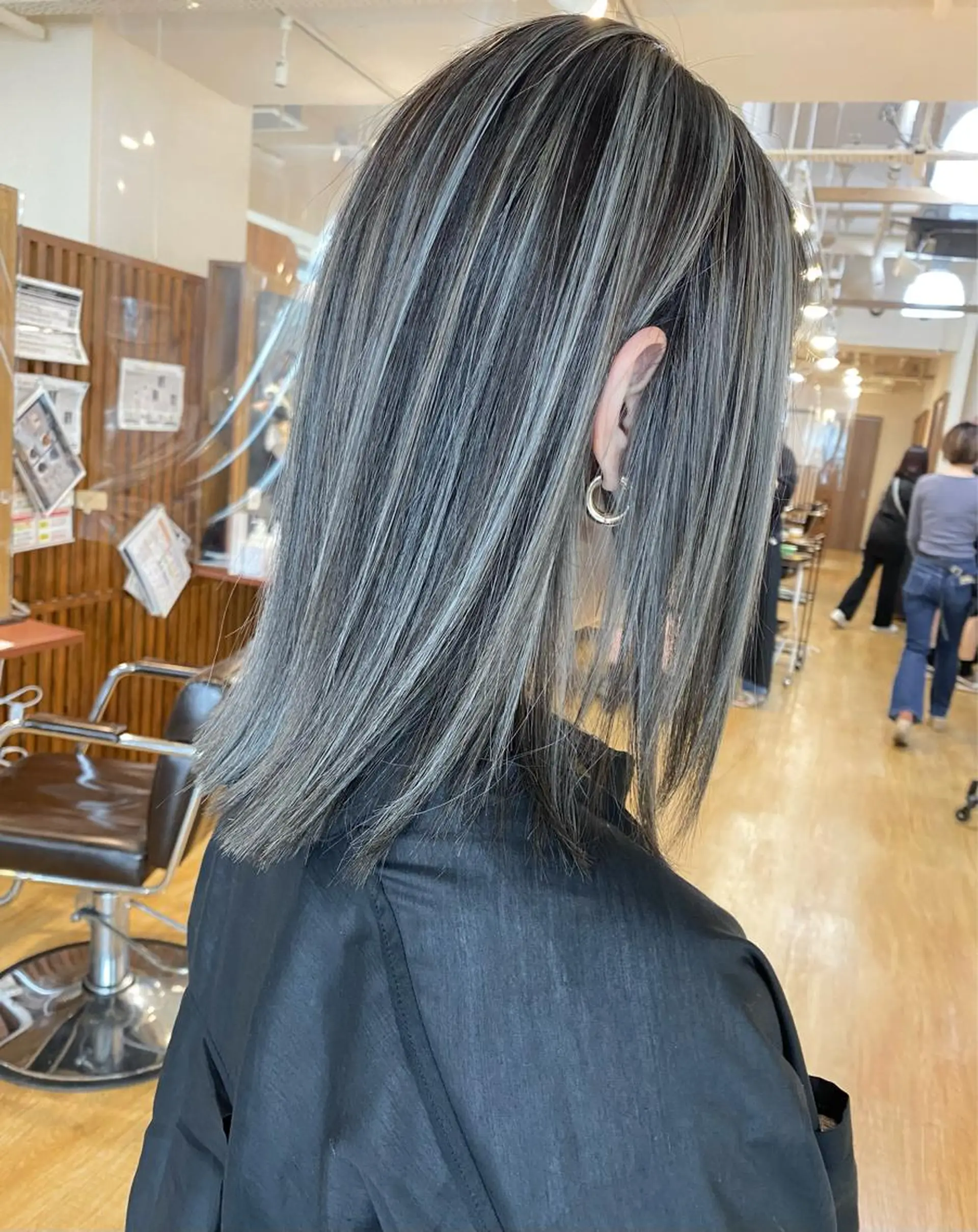 ミディアム カラー ハイライトカラー ハイライト 白髪ぼかし バレイヤージュ志鎌のヘアスタイル