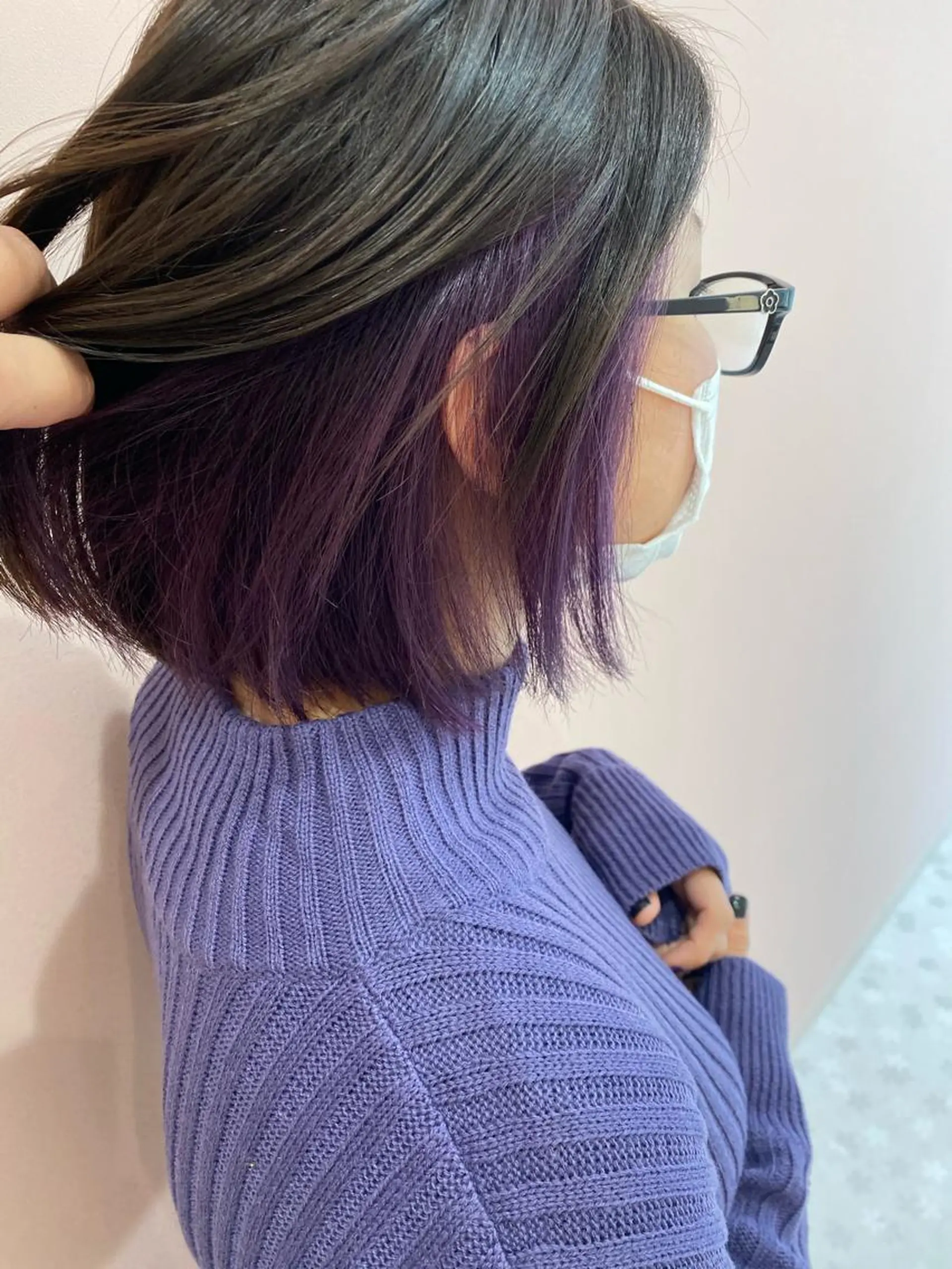 ショート カラー パープルカラー 西本 夏美のヘアスタイル