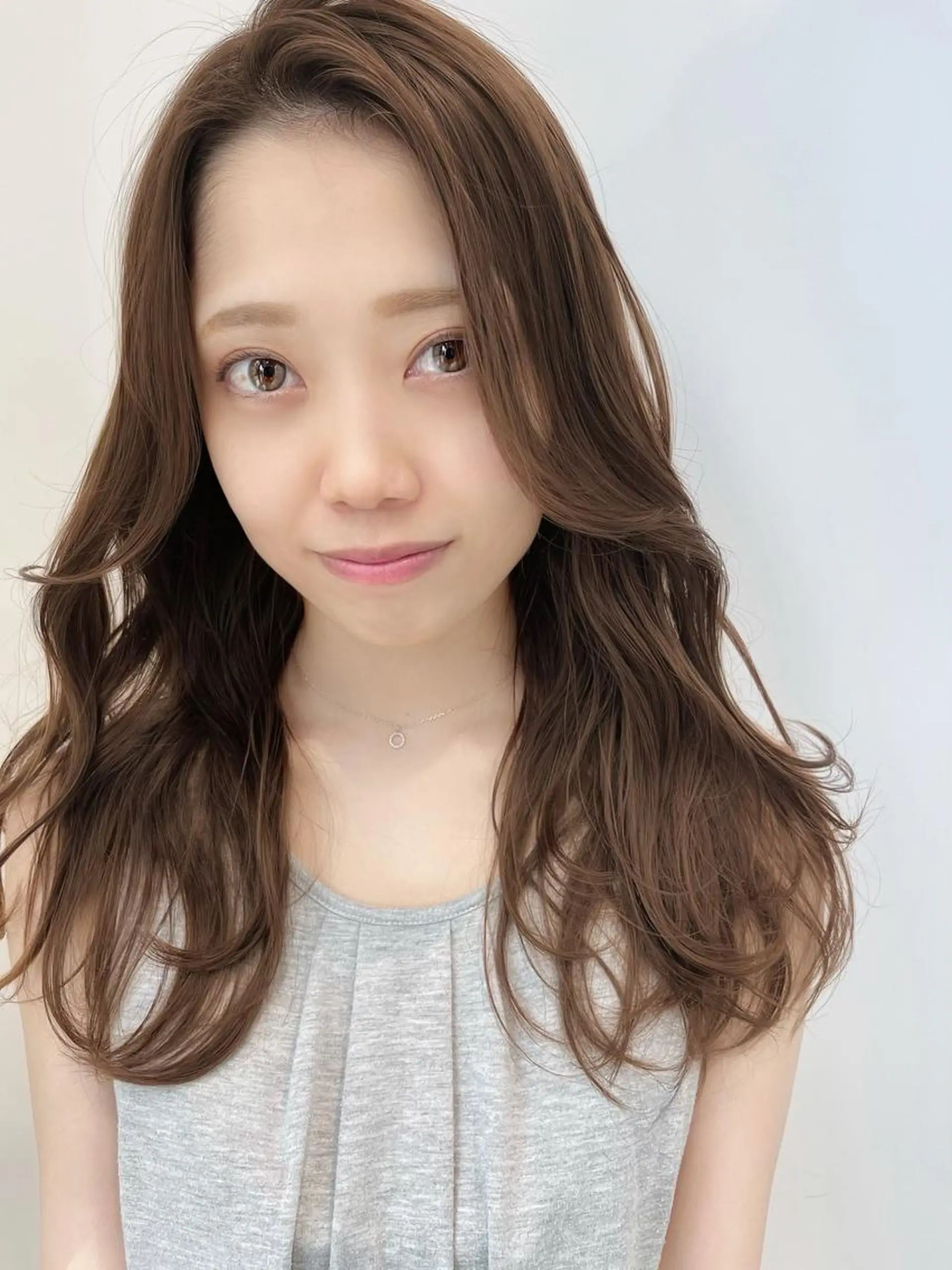 ロング カラー ヘアアレンジ ベージュカラー ブリーチ ショコラベージュ ブリーチなしカラー ヨシンモリ カット ヘアカラー トリートメント ヘアセット レイヤーカット/ 田中 しょうのヘアスタイル