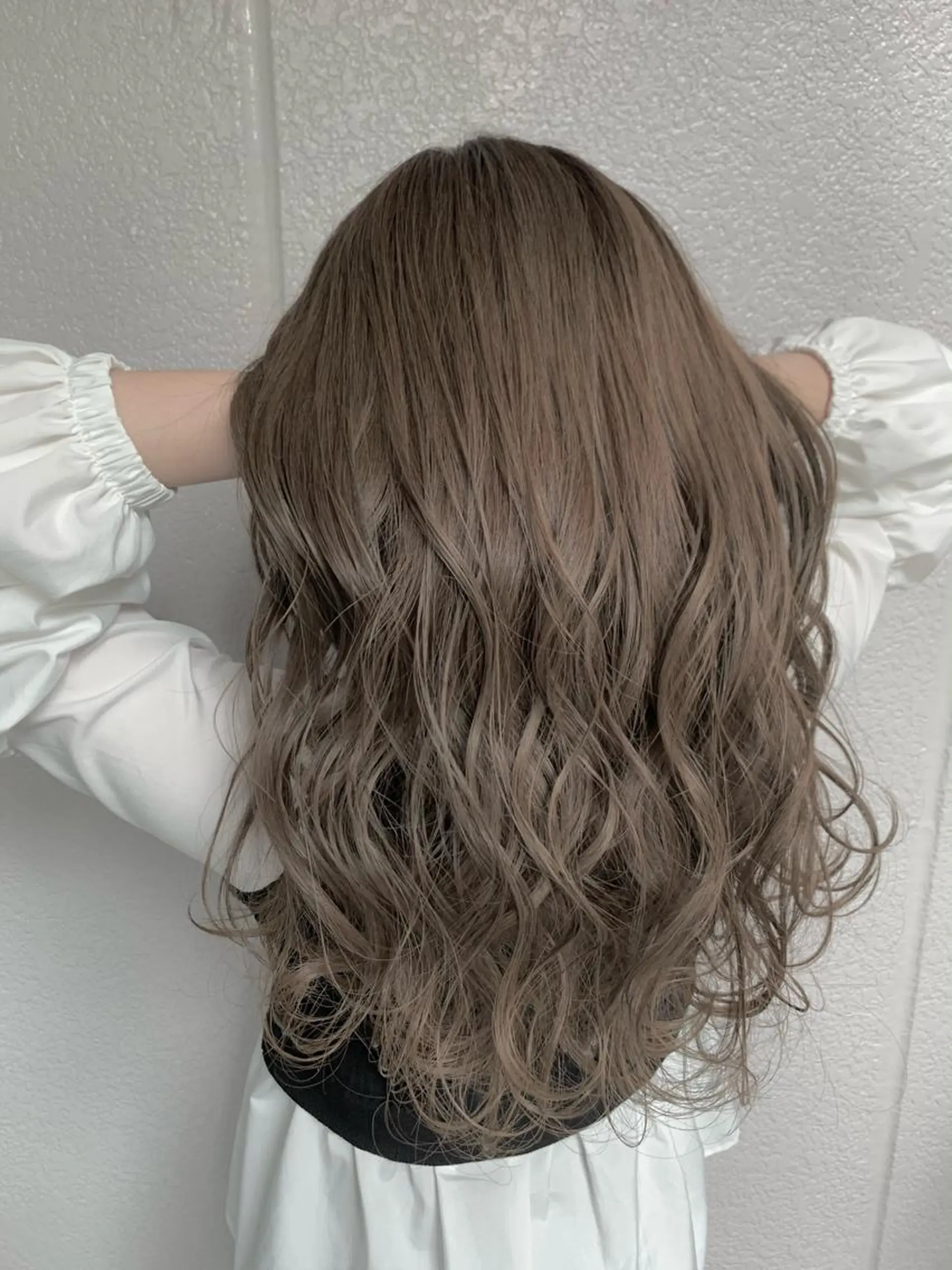 ロング カラー ブリーチ 透明感カラー ハイライトカラー ハイライト 💎赤み消しカラー 特化型デザイナー💎のヘアスタイル