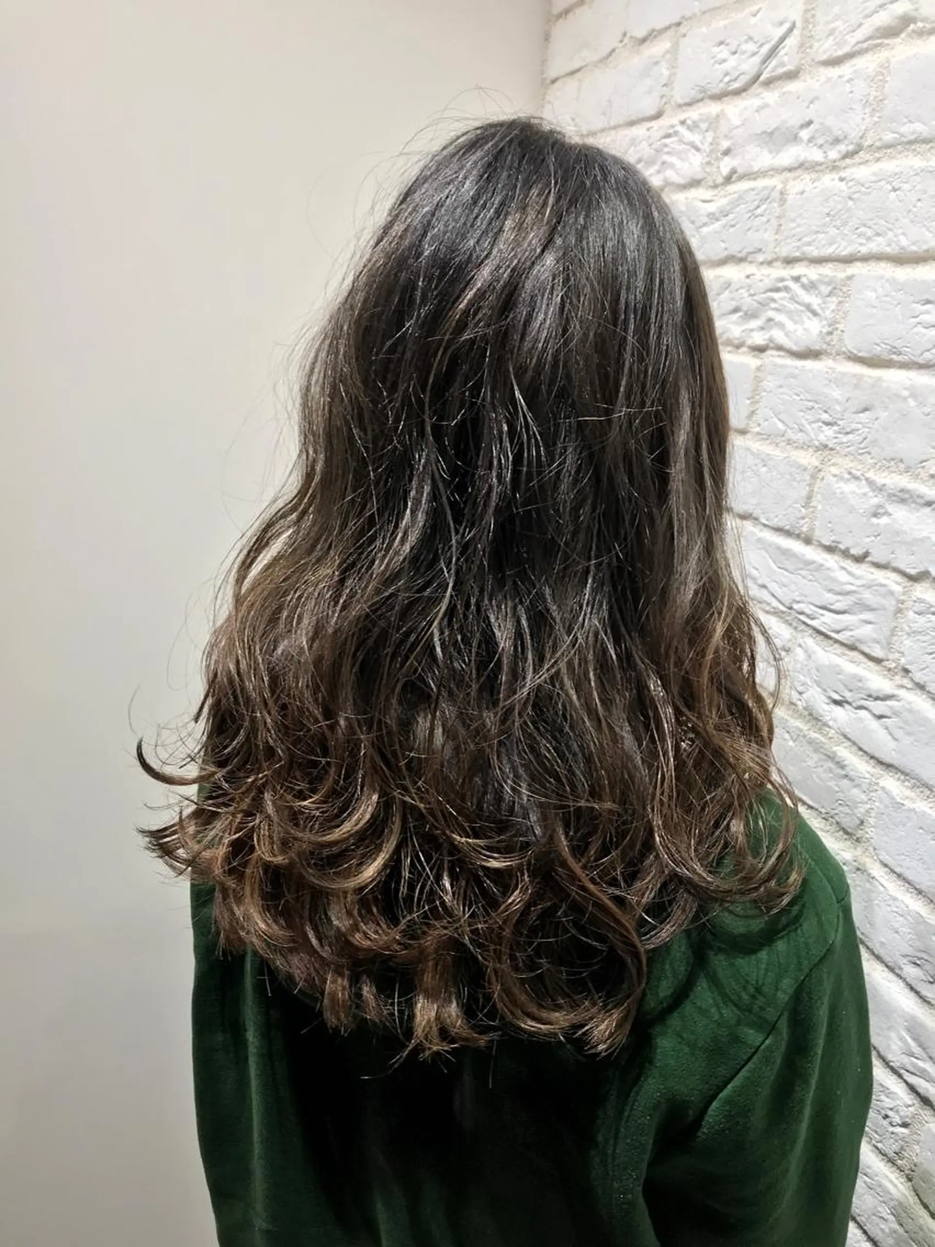 ロング 大人女性に寄り添う 髪質改善サロンのヘアスタイル