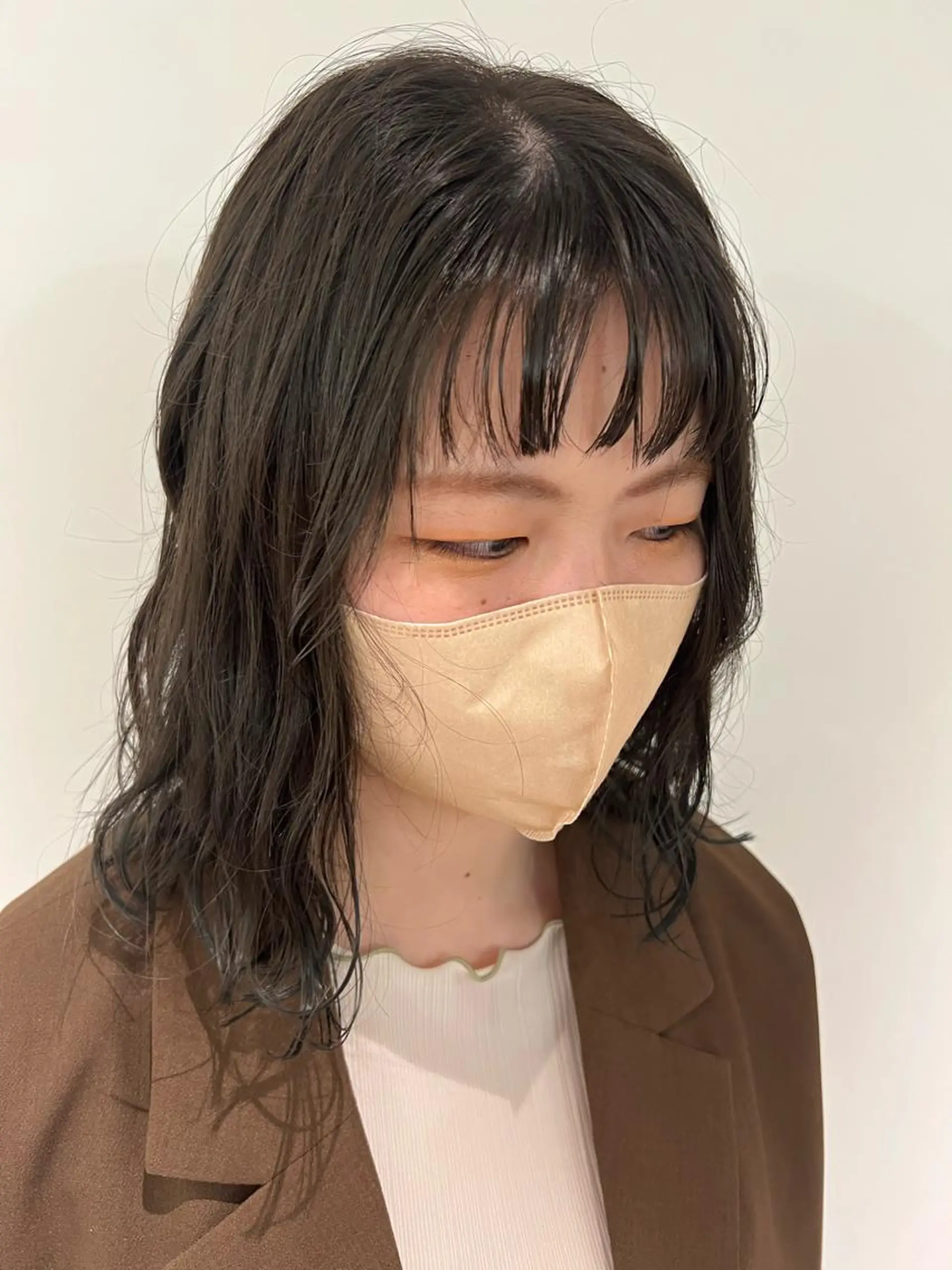 ミディアム カラー ヘアアレンジ ベージュカラー オリーブベージュ 暗髪カラー🫐パーマ おくだりんかのヘアスタイル