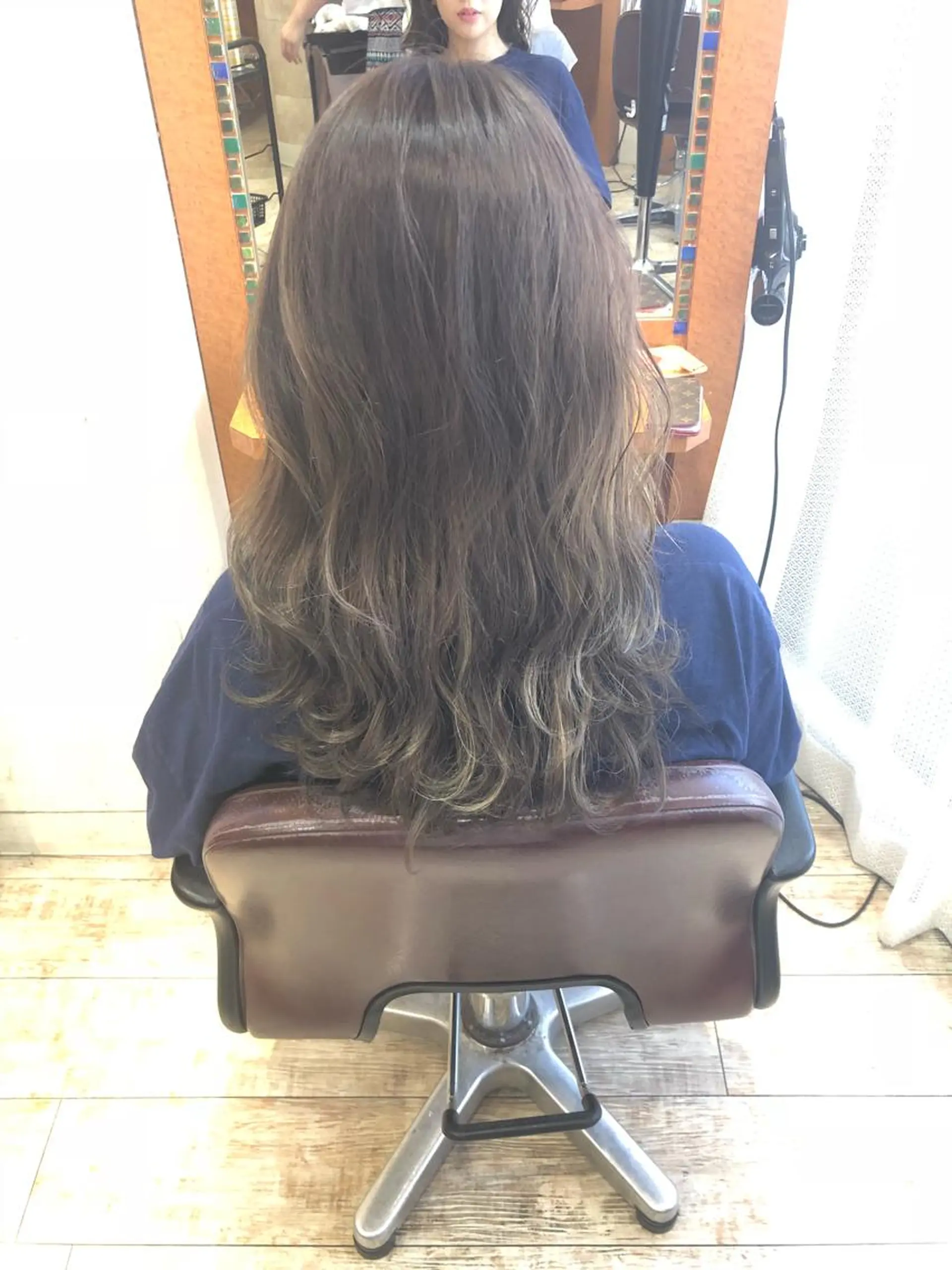 ロング カラー ブリーチ ラベンダーカラー 100%髪質改善特化 TRUNSのヘアスタイル