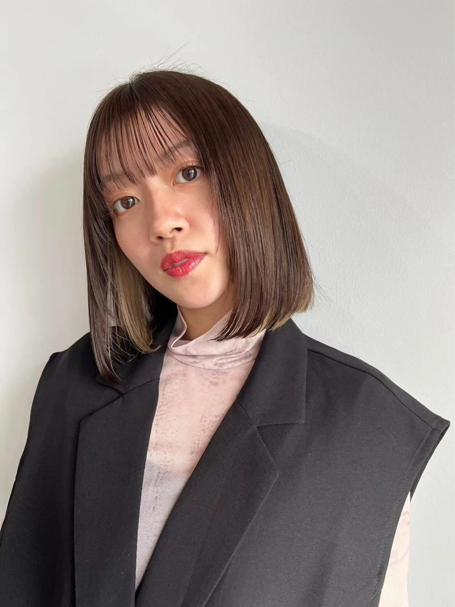 ショート カラー バレイヤージュ ブリーチ ケアブリーチ ダブルカラー イヤリングカラー カット ヘアカラー トリートメント Luana / 公式 / 大通のヘアスタイル