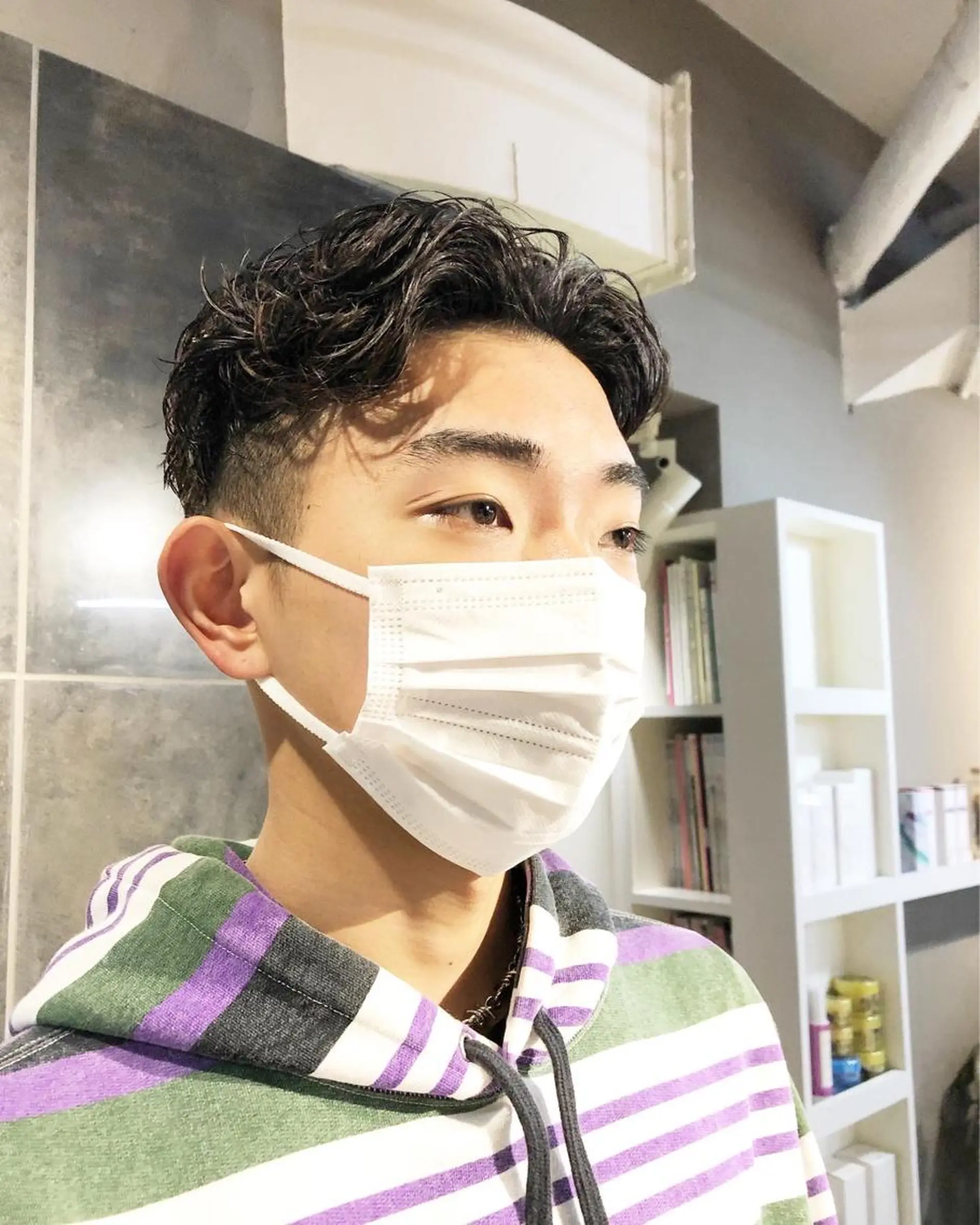 パーマ ヘアアレンジ メンズ センターパート メンズパーマ カット パーマ トリートメント ヘアセット メンズ特化✂️栗原 侑也のヘアスタイル