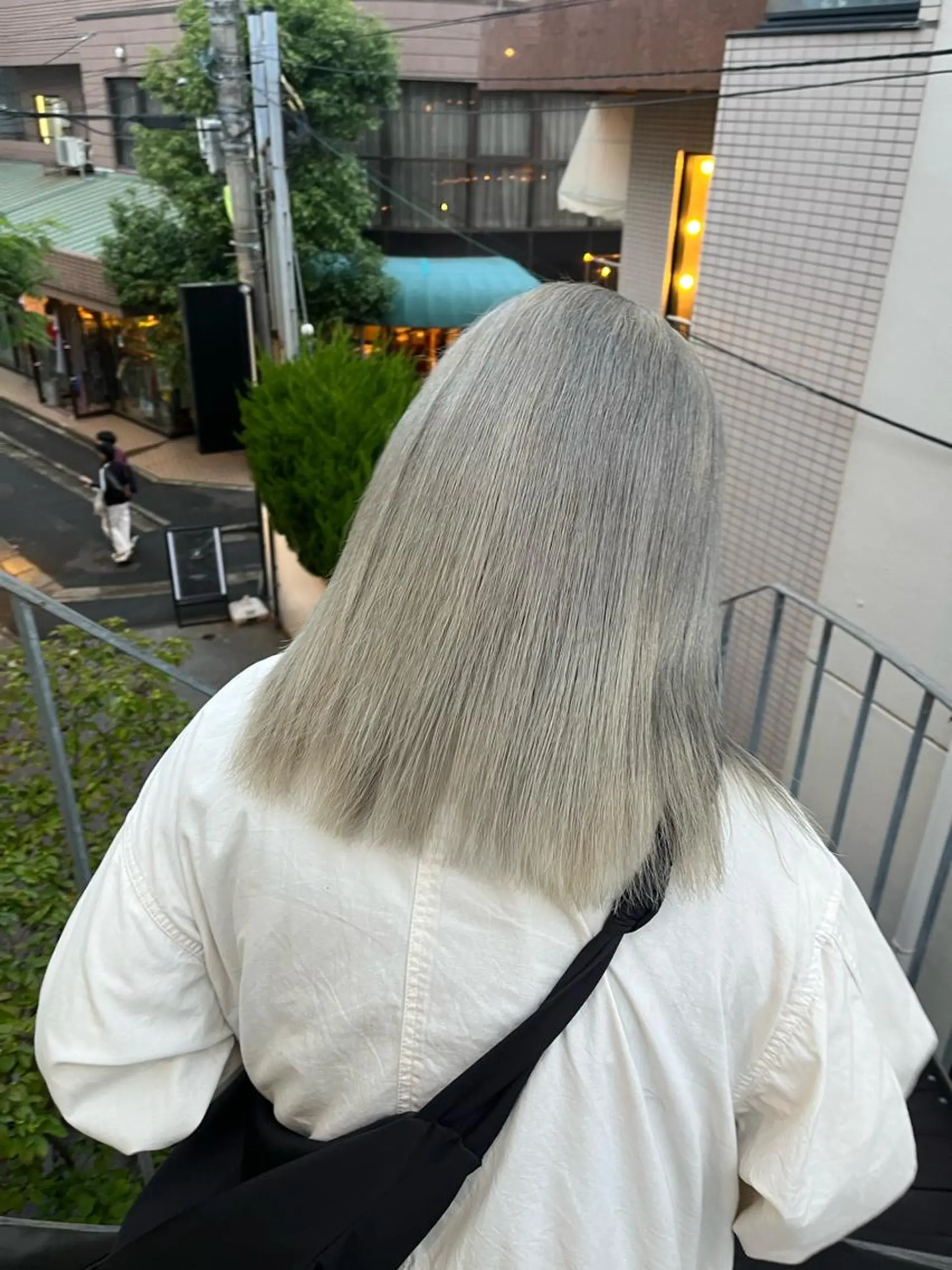 セミロング カラー ヘアアレンジ グレージュ ボブハイトーン🦖 デザインMAMIのヘアスタイル