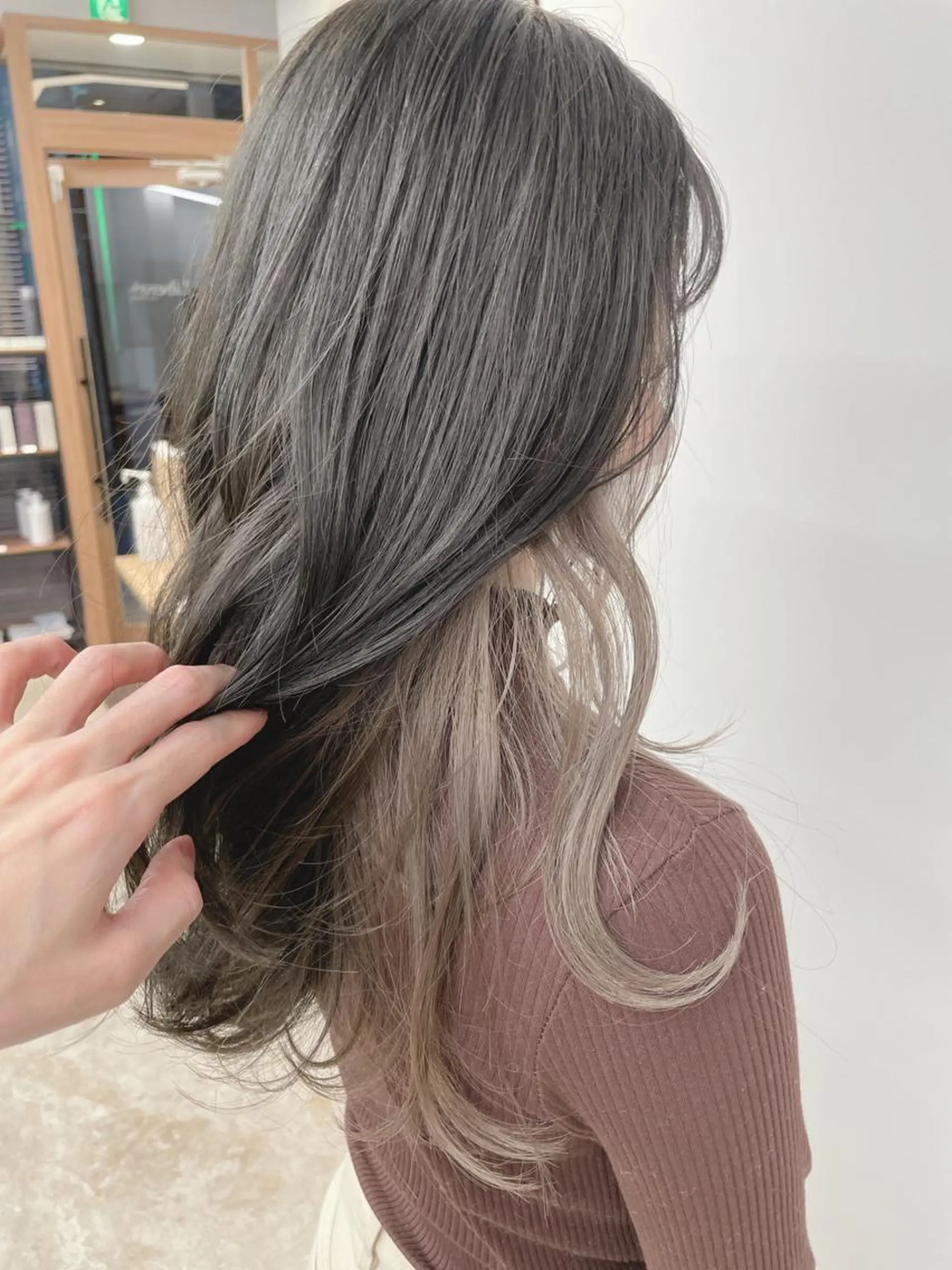 ロング SAEKI【ior 】北千住店ブリーチのヘアスタイル