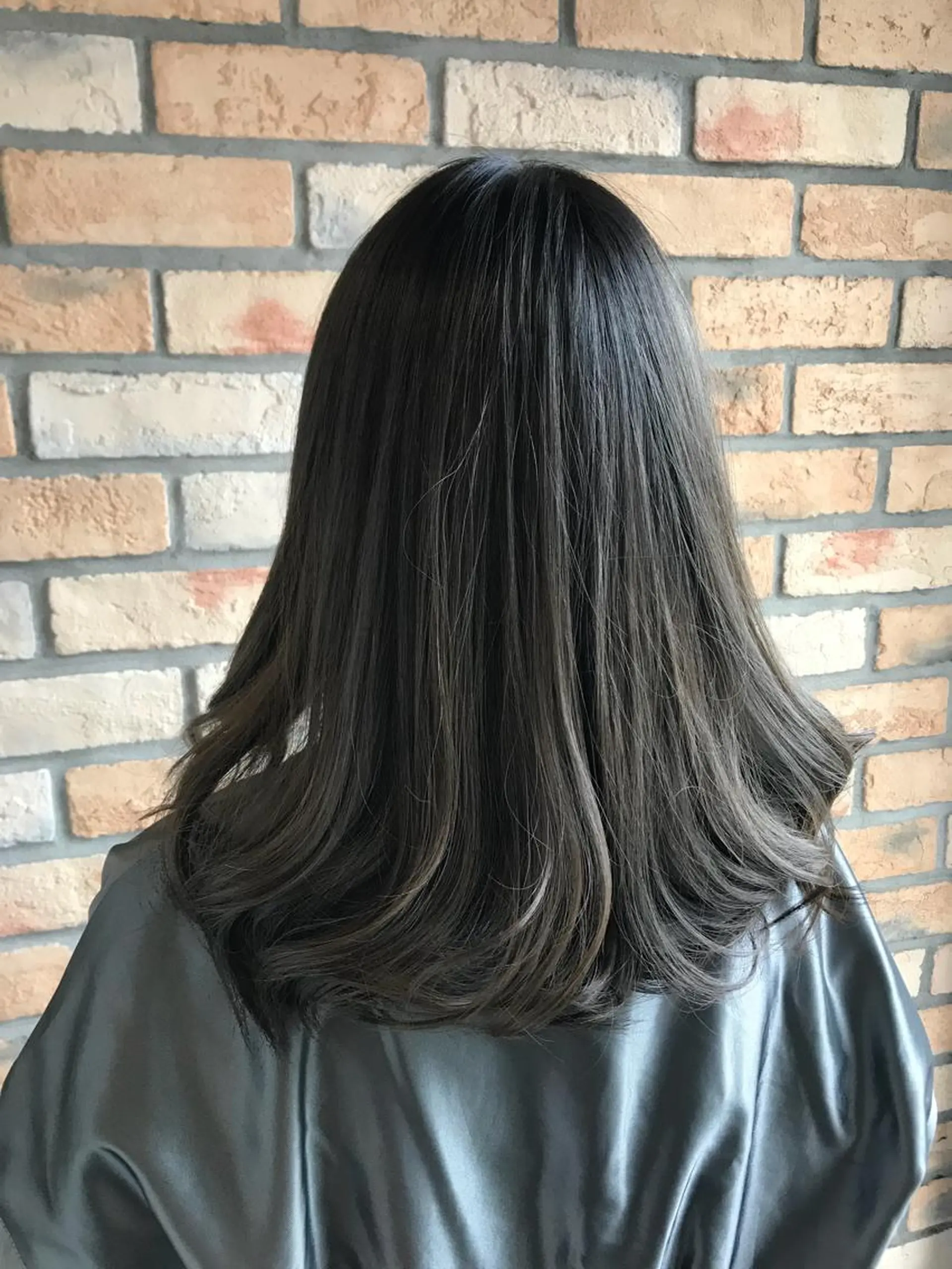 ロング カラー ヘアアレンジ アッシュ ベージュカラー ブリーチ カット パーマ 縮毛矯正 トリートメント 烏山 達也のヘアスタイル