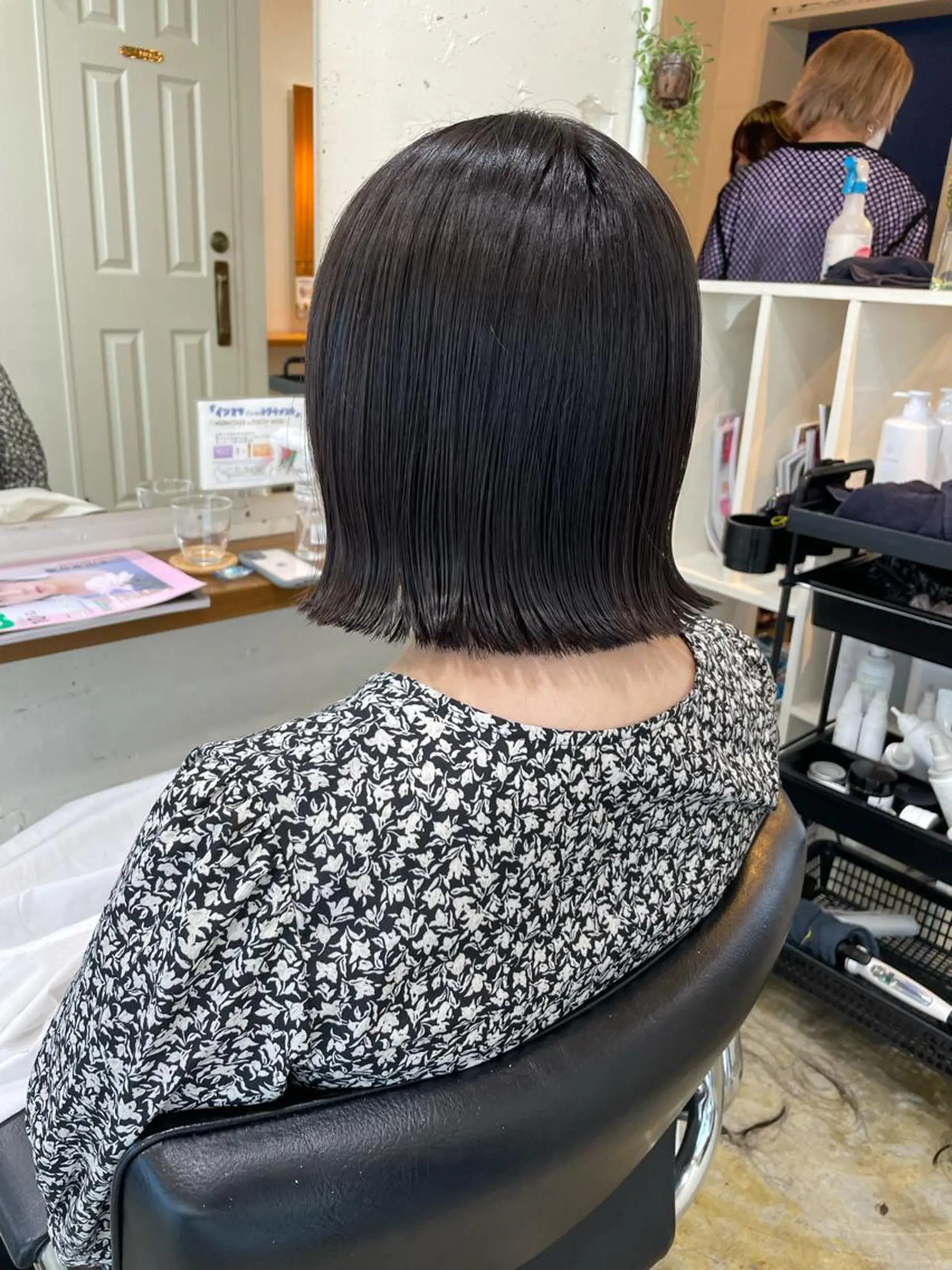 ミディアム カラー ボブ カット ヘアカラー トリートメント MIOベージュカラー 柔らかいカラーのヘアスタイル