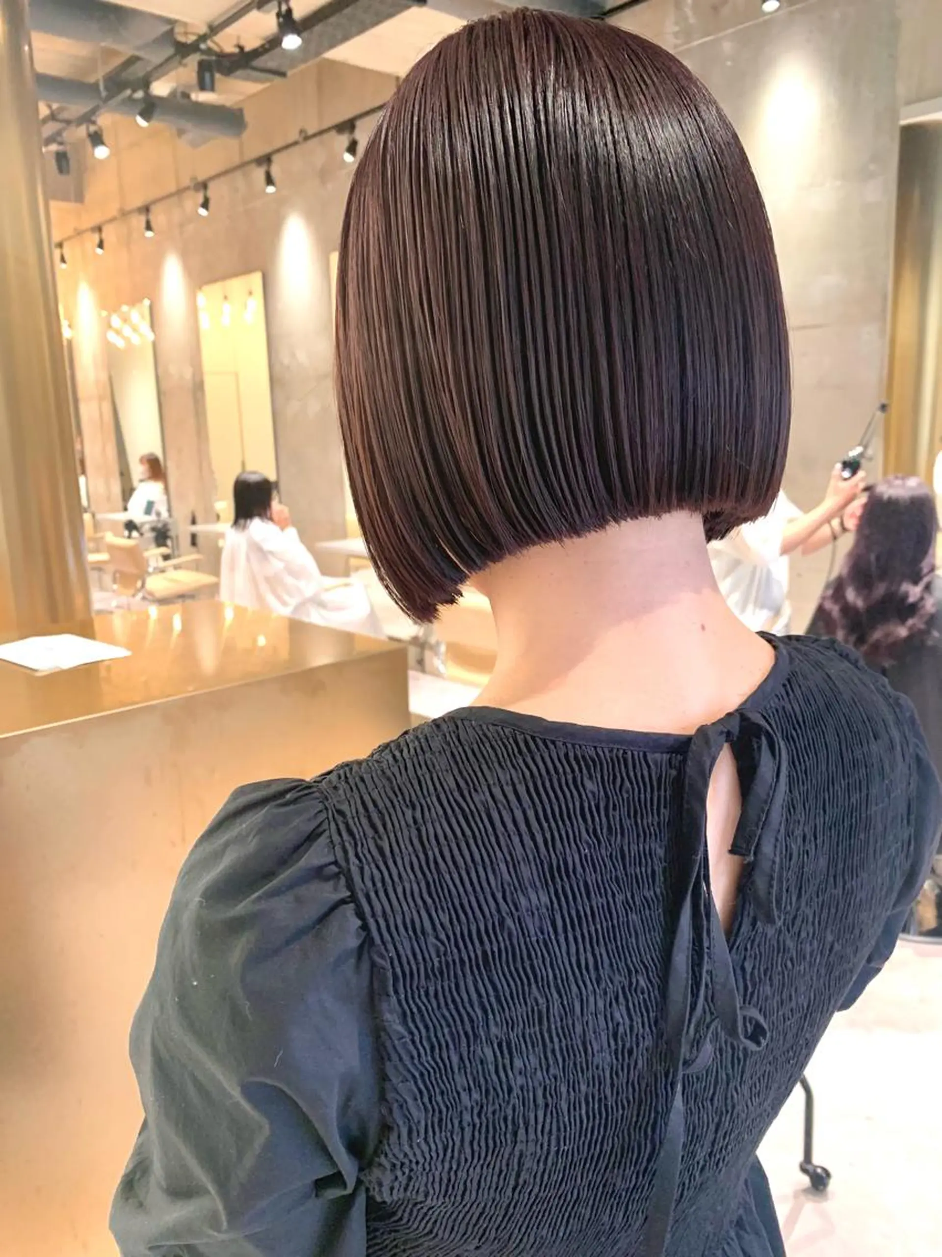 ショート カラー グレージュ ラベンダーカラー ラベンダーグレージュ ラベンダーグレー ボブ iLi 《イリ》のヘアスタイル