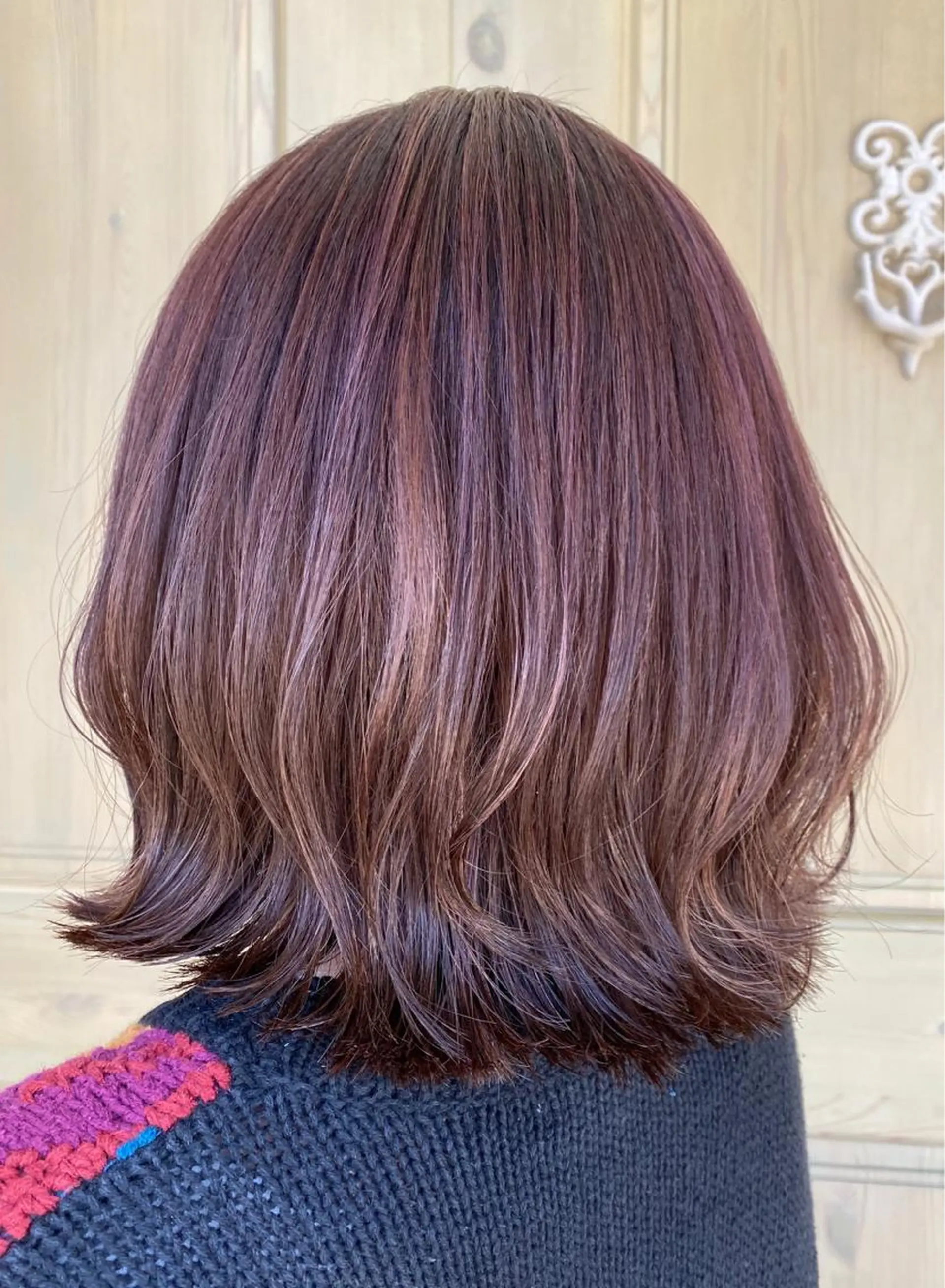 ミディアム カラー ハイライトカラー ピンクカラー バイオレットカラー ハイライト カット ヘアカラー レイヤーカット/ 根本瑠実のヘアスタイル