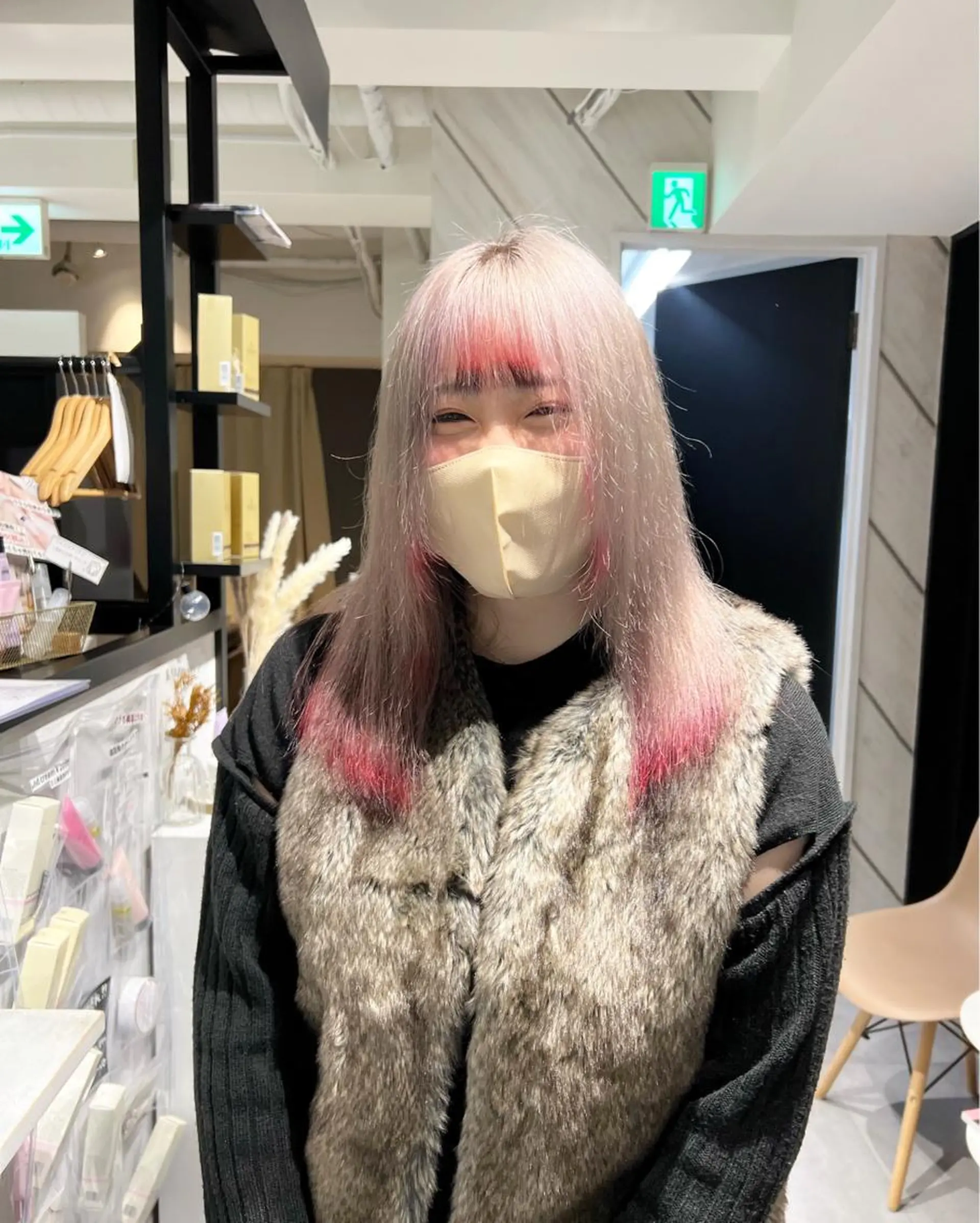 ミディアム デザイン🥇複雑履歴 ハイトーン特化のヘアスタイル