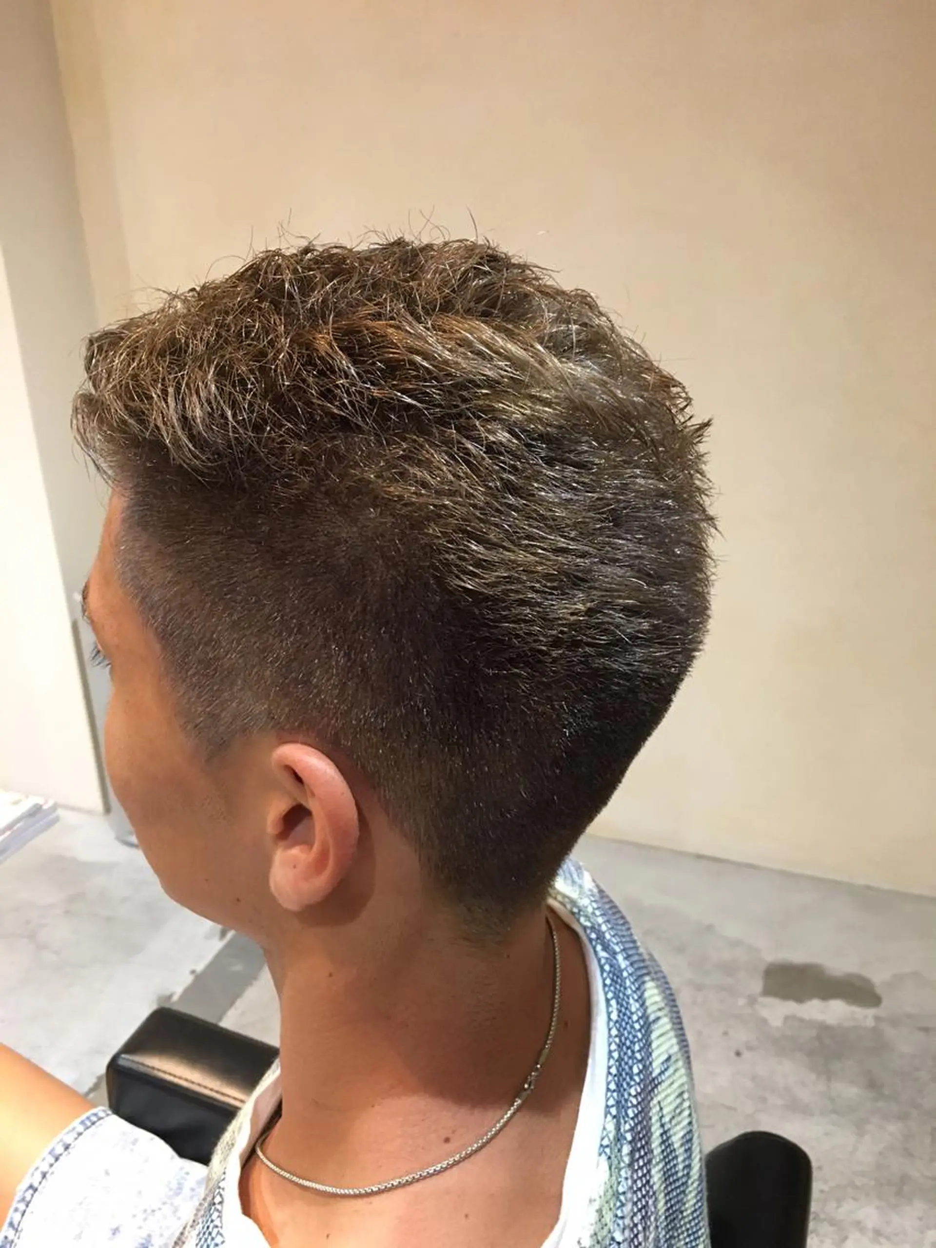 メンズ 刈り上げ 山本翔一郎 韓国顔周りレイヤーのヘアスタイル