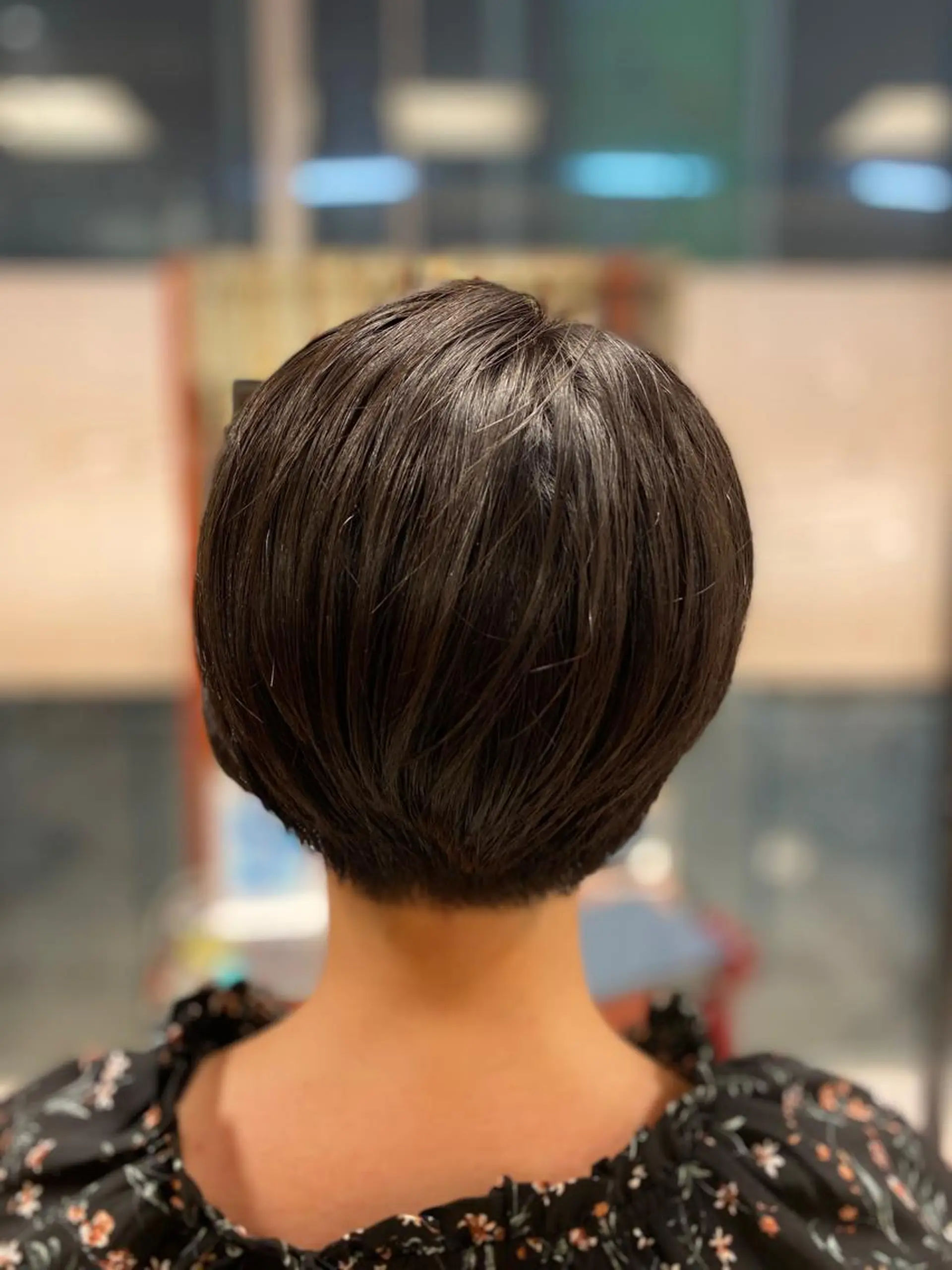 ショート カット ヘアカラー へんみ みかのヘアスタイル