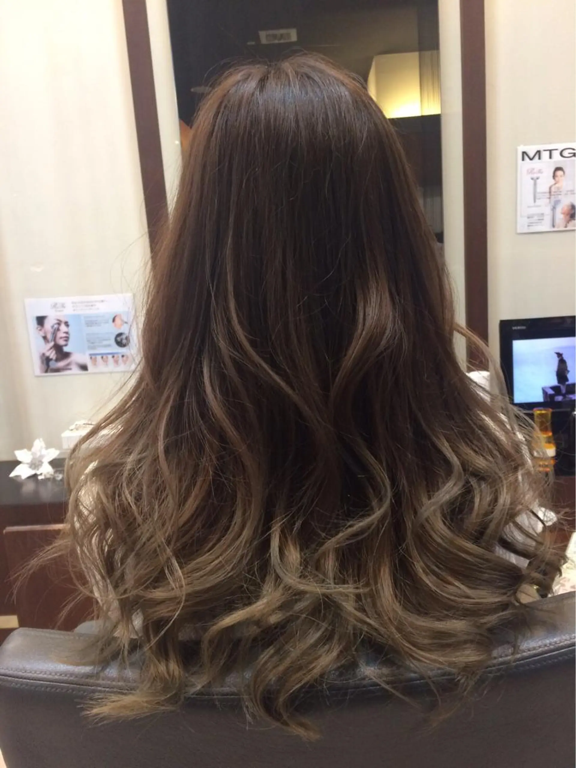 ショート ミディアム セミロング ロング カラー パーマ ヘアアレンジ メンズ キッズ ネイル まつエク MODEK's阿倍野 伊藤サダキのヘアスタイル