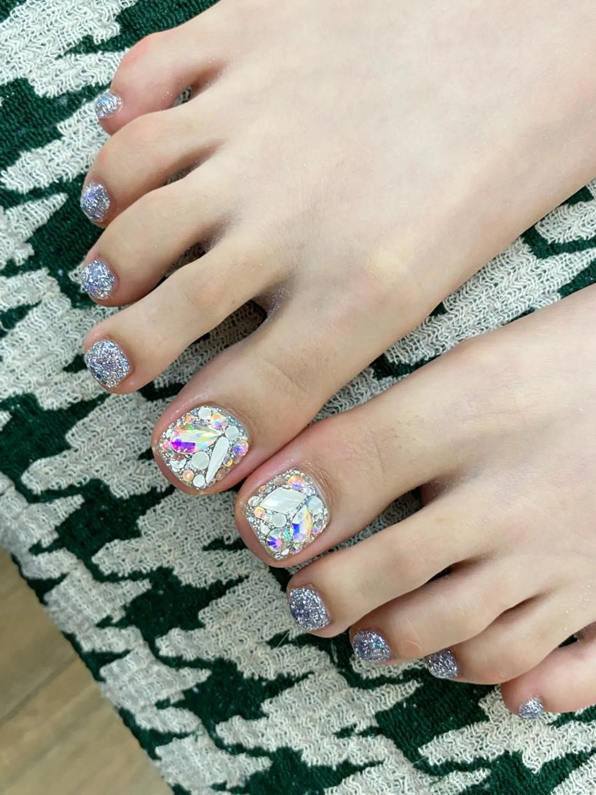 ネイル I-nailロング /ワンホン/キラキラのネイルデザイン