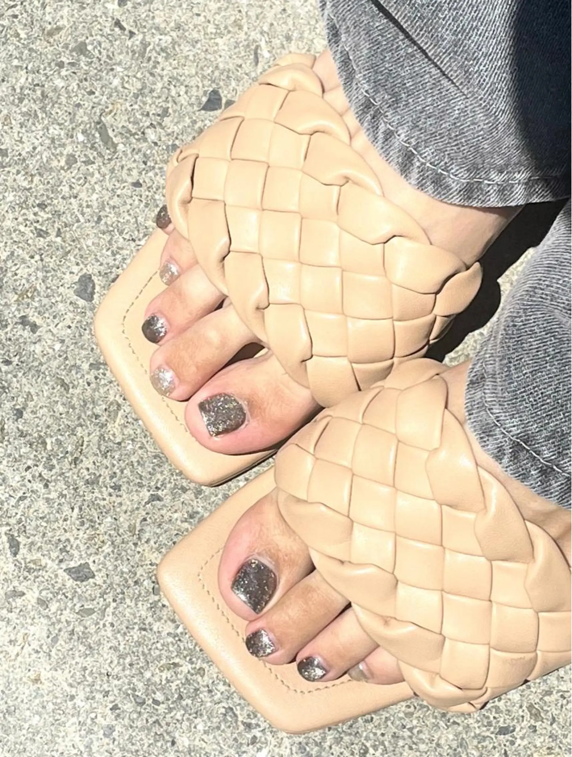 カラー ネイル 黒髪 キラキラネイル Chérinail 爪のお手入れのネイルデザイン