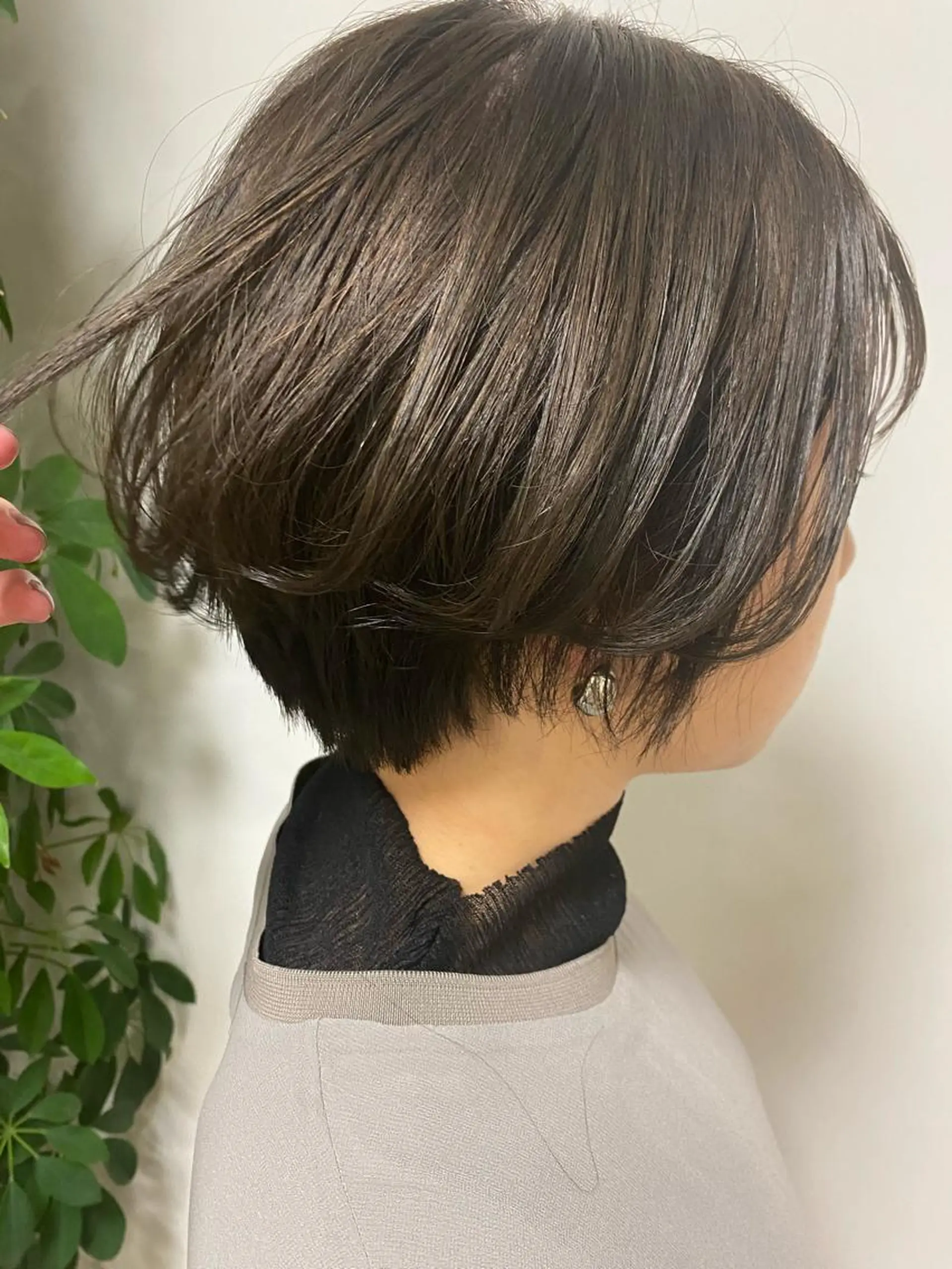 ショート カラー ブリーチ 透明感カラー ブリーチなしカラー ヘアカラー トリートメント NATURAL MOMOMIのヘアスタイル