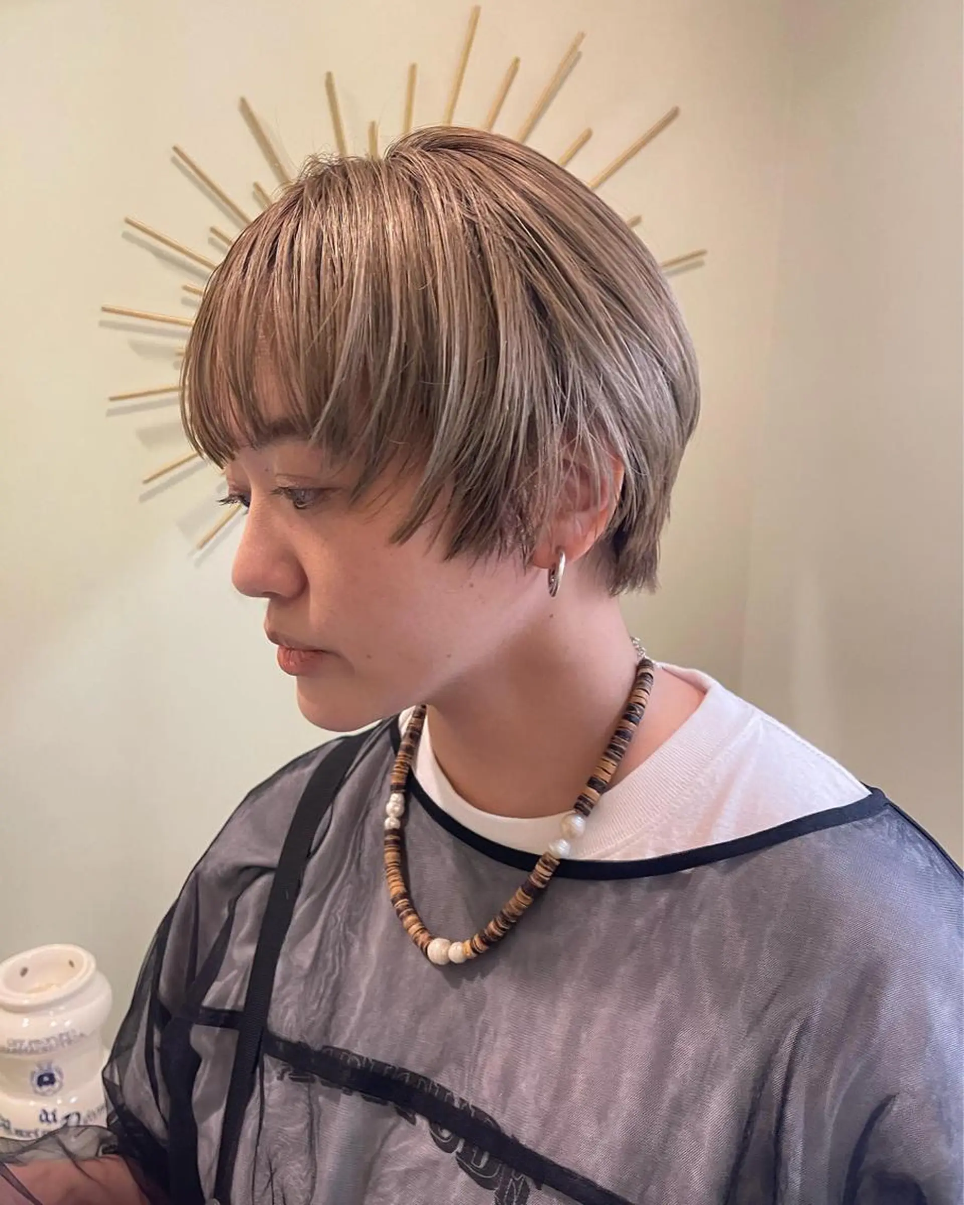 ショート カラー カット ヘアカラー トリートメント 💓パーマ，💗 レイヤーカットのヘアスタイル