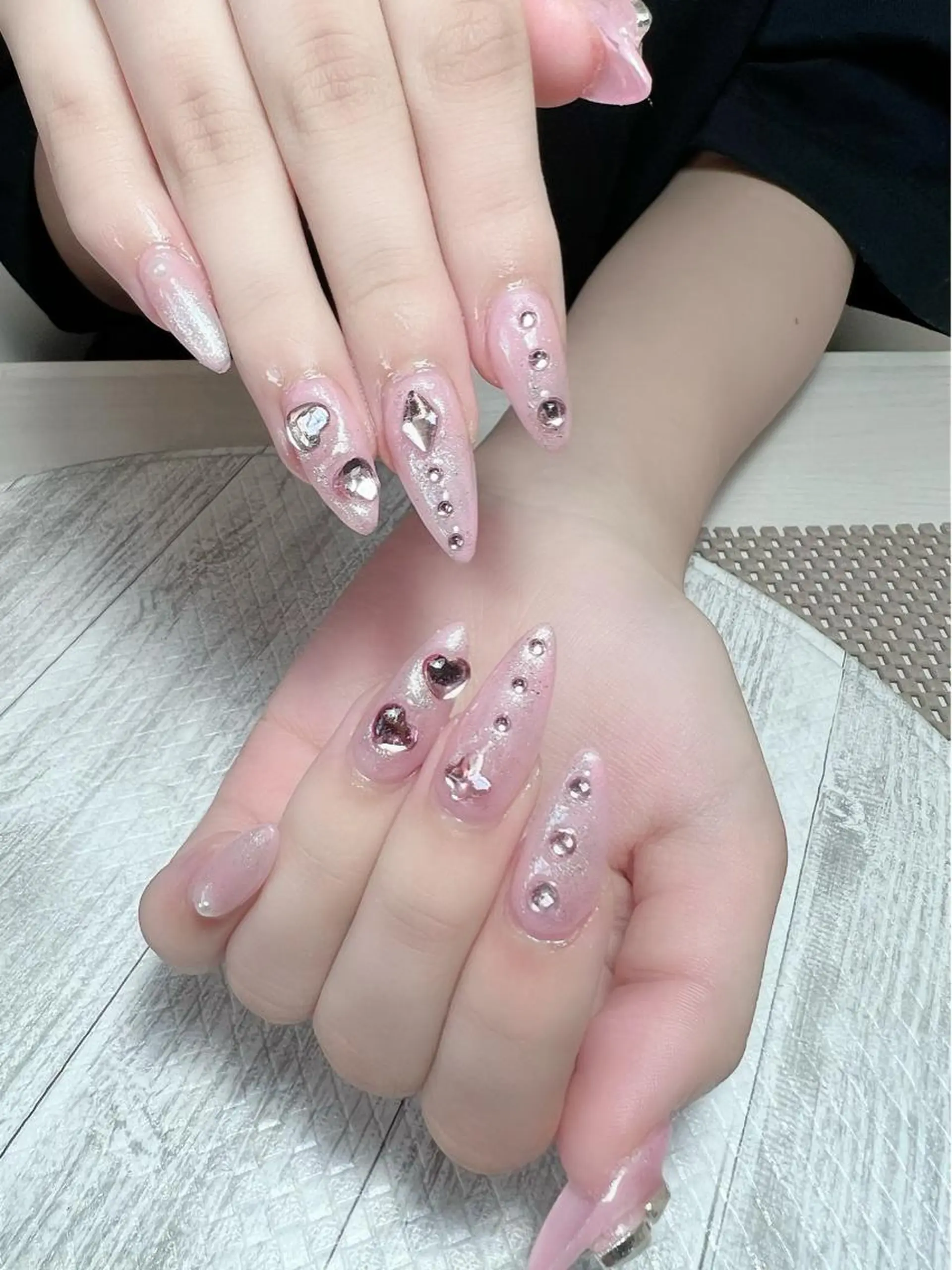 ネイル ジェルネイル グリーン スカルプネイル ハンドネイル シェヌネイル JURAのネイルデザイン