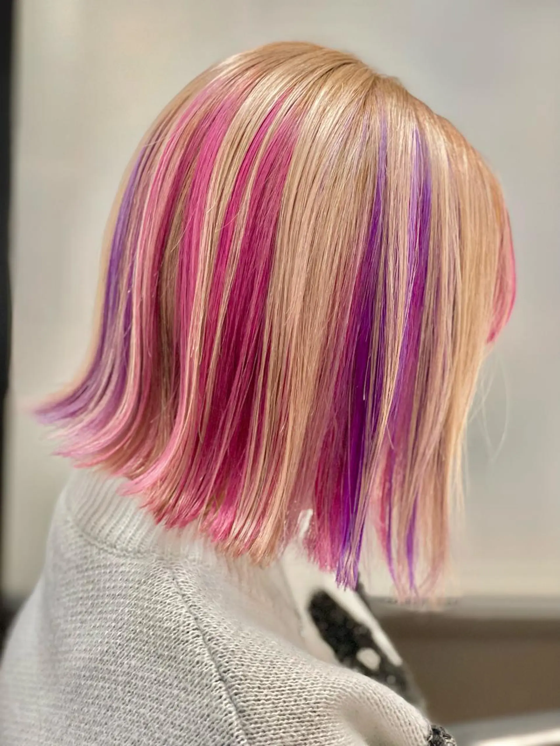 ショート カラー ヘアアレンジ 切りっぱなしボブ ショートボブ ベージュカラー ブリーチ ケアブリーチ ヘアカラー トリートメント 髪質改善×ハイトーン 中田啄也のヘアスタイル