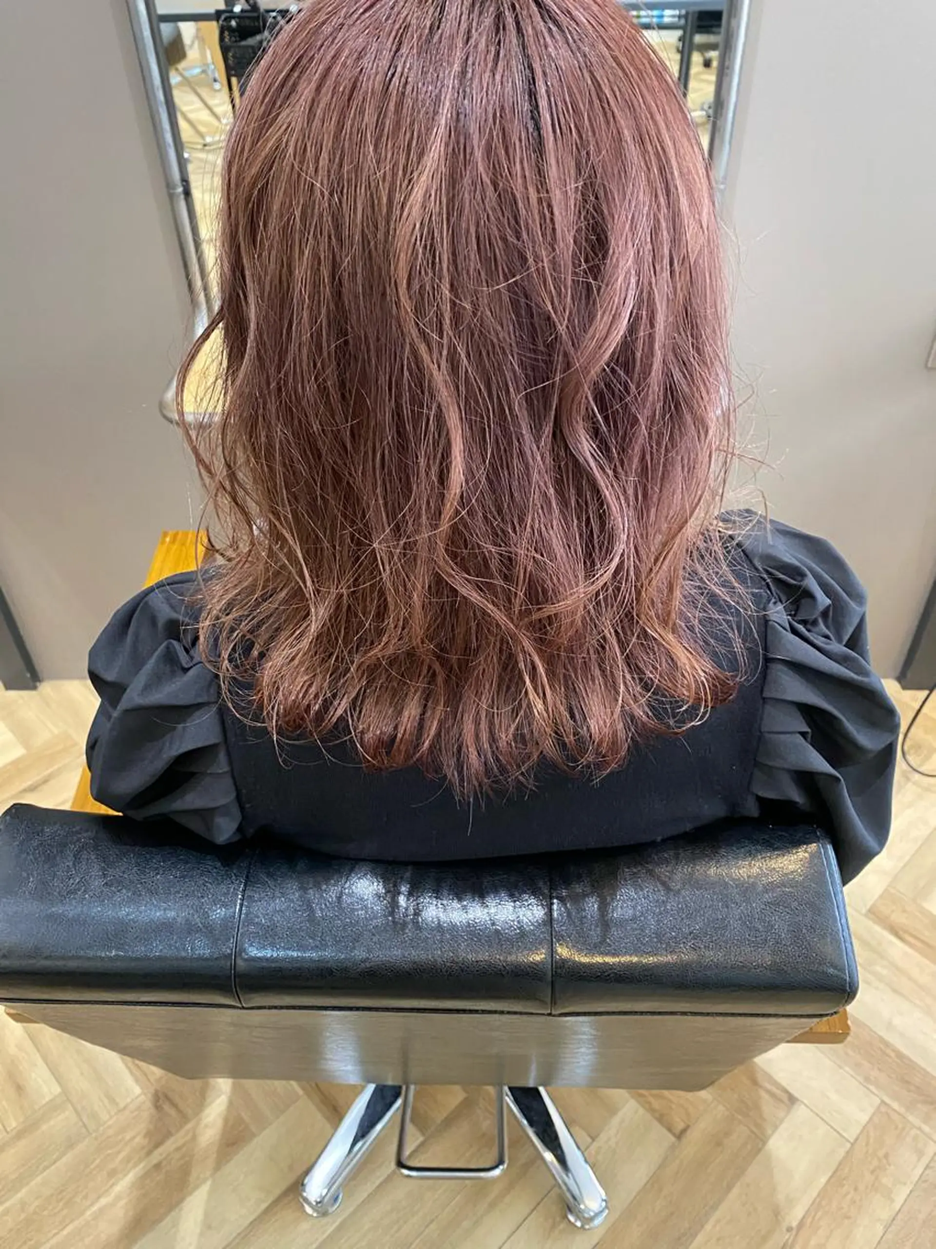 ミディアム カラー ベージュカラー ブリーチ ピンクカラー ピンクベージュ Zina 札幌 harukaのヘアスタイル