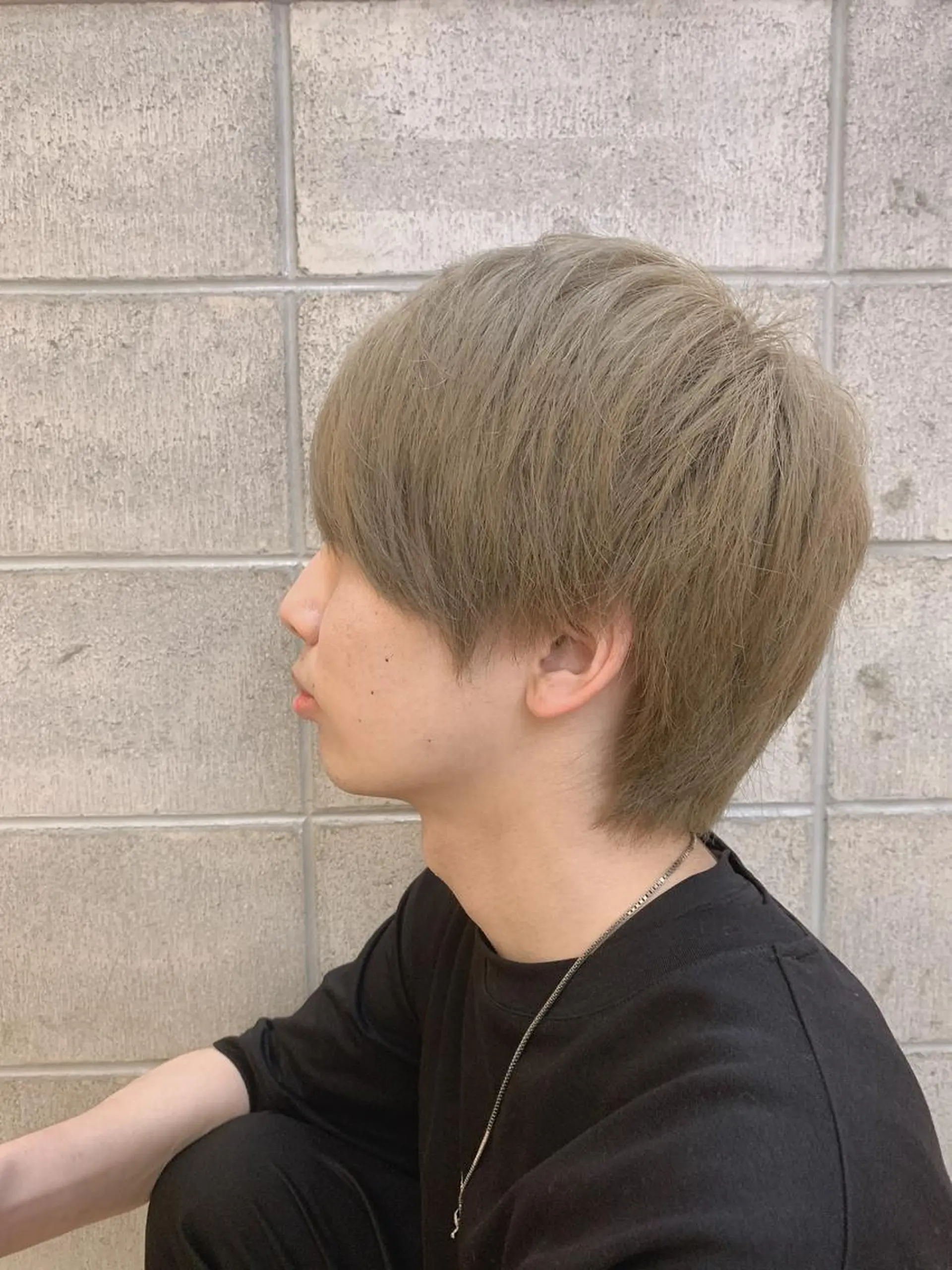 カラー ベージュカラー ブリーチ 小野寺空也✂️ 似合わせショートのヘアスタイル