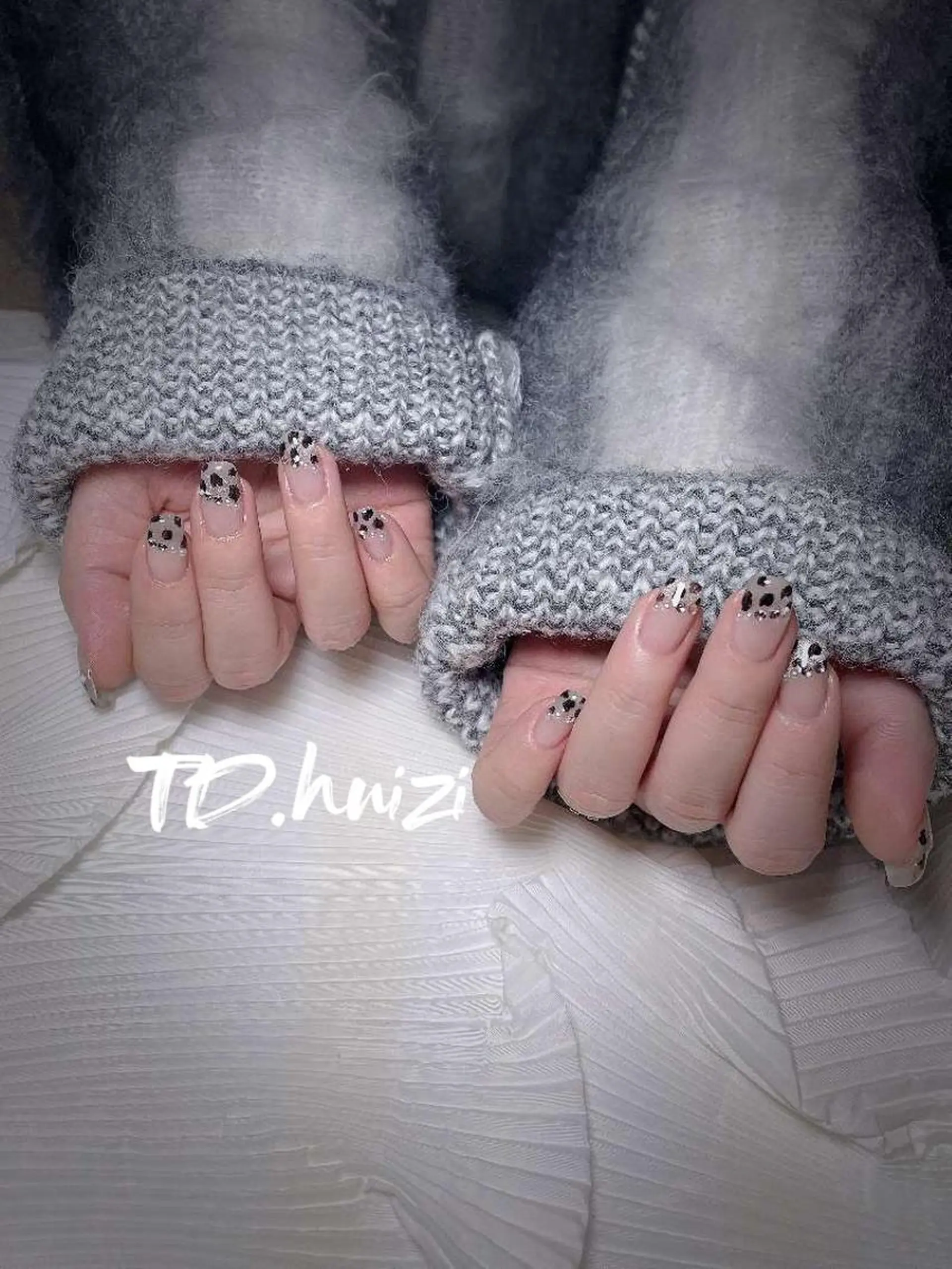 ミディアム めぐみのネイルサロン スタッフ練習のネイルデザイン