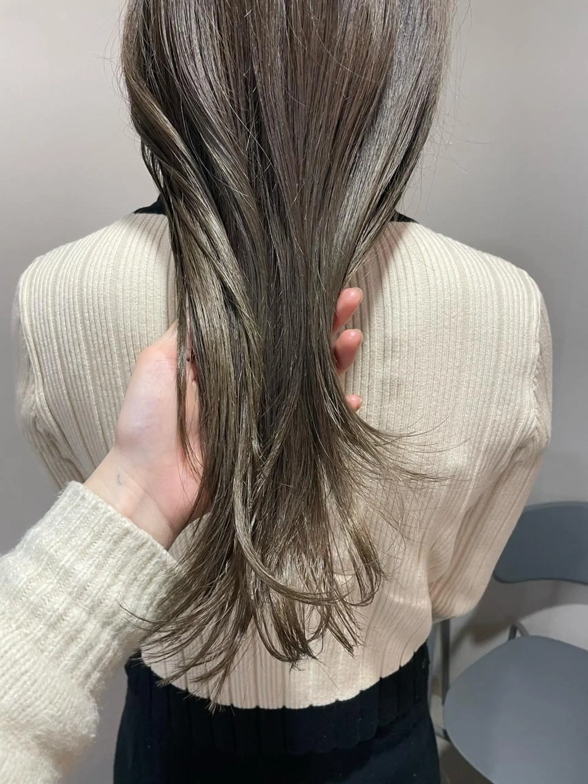 ロング ヘアカラー トリートメント nene .のヘアスタイル