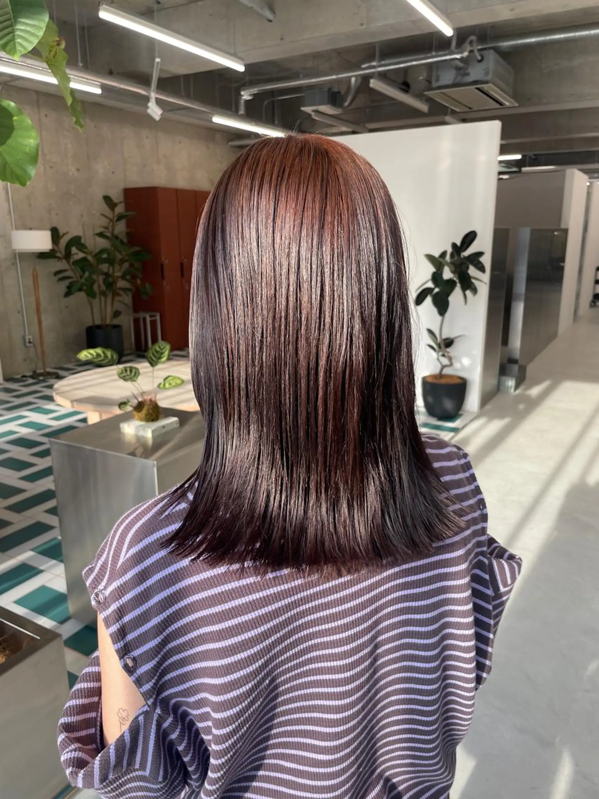 ミディアム ボブ/ハイトーン YUIのヘアスタイル