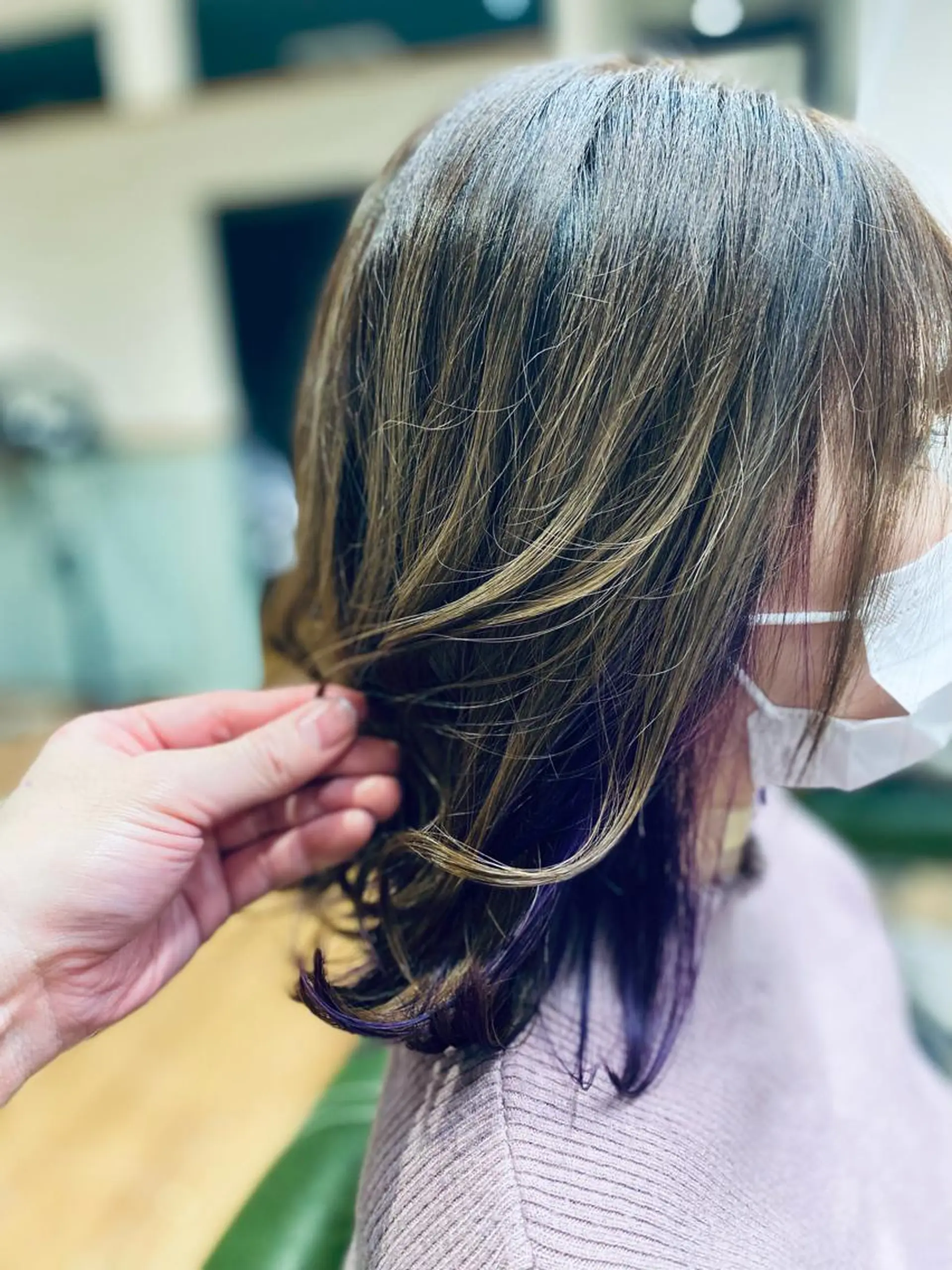 ミディアム カラー ブリーチ インナーカラー カット ヘアカラー トリートメント 山﨑 優真のヘアスタイル