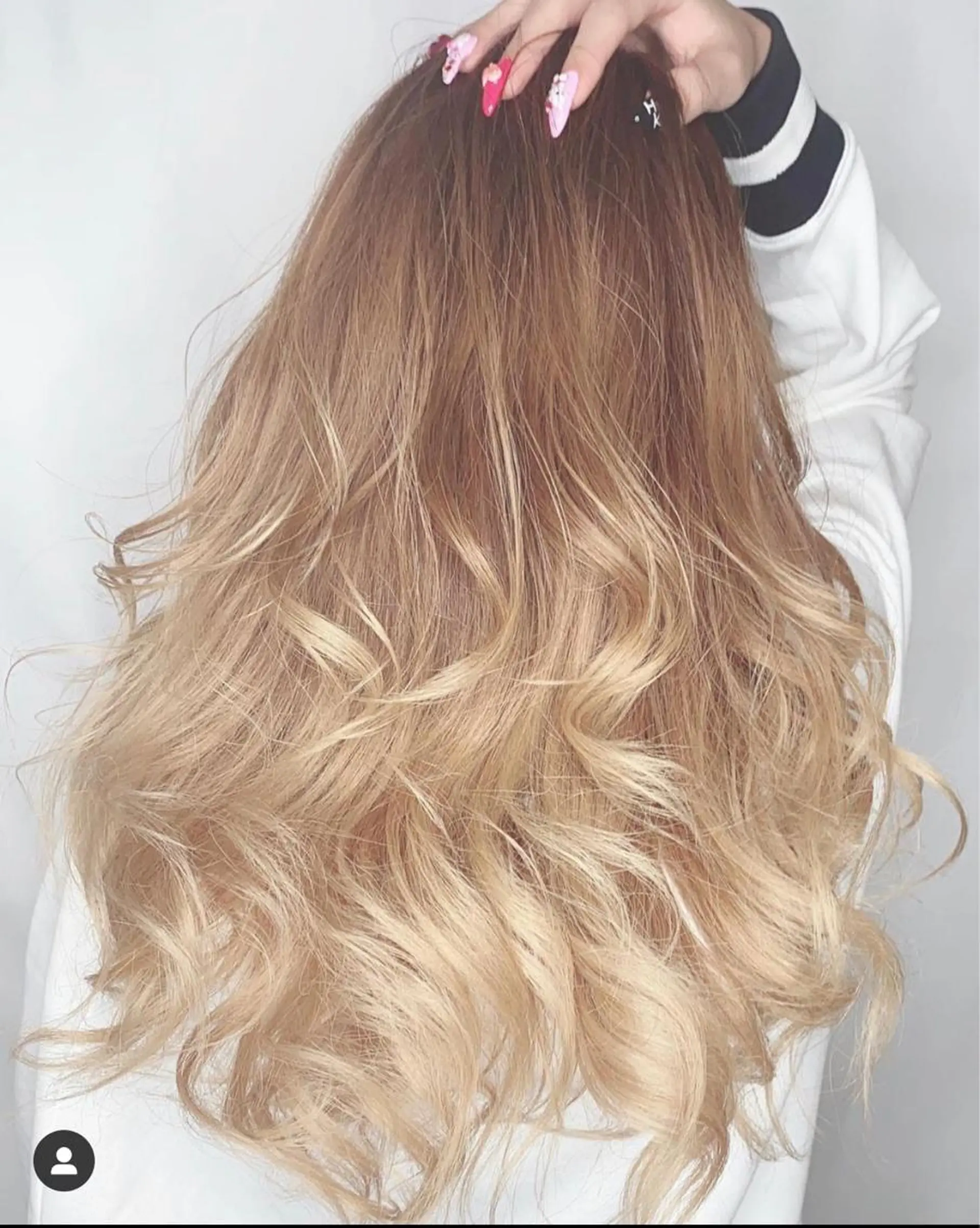 セミロング カラー Gaudi / ガウディのヘアスタイル