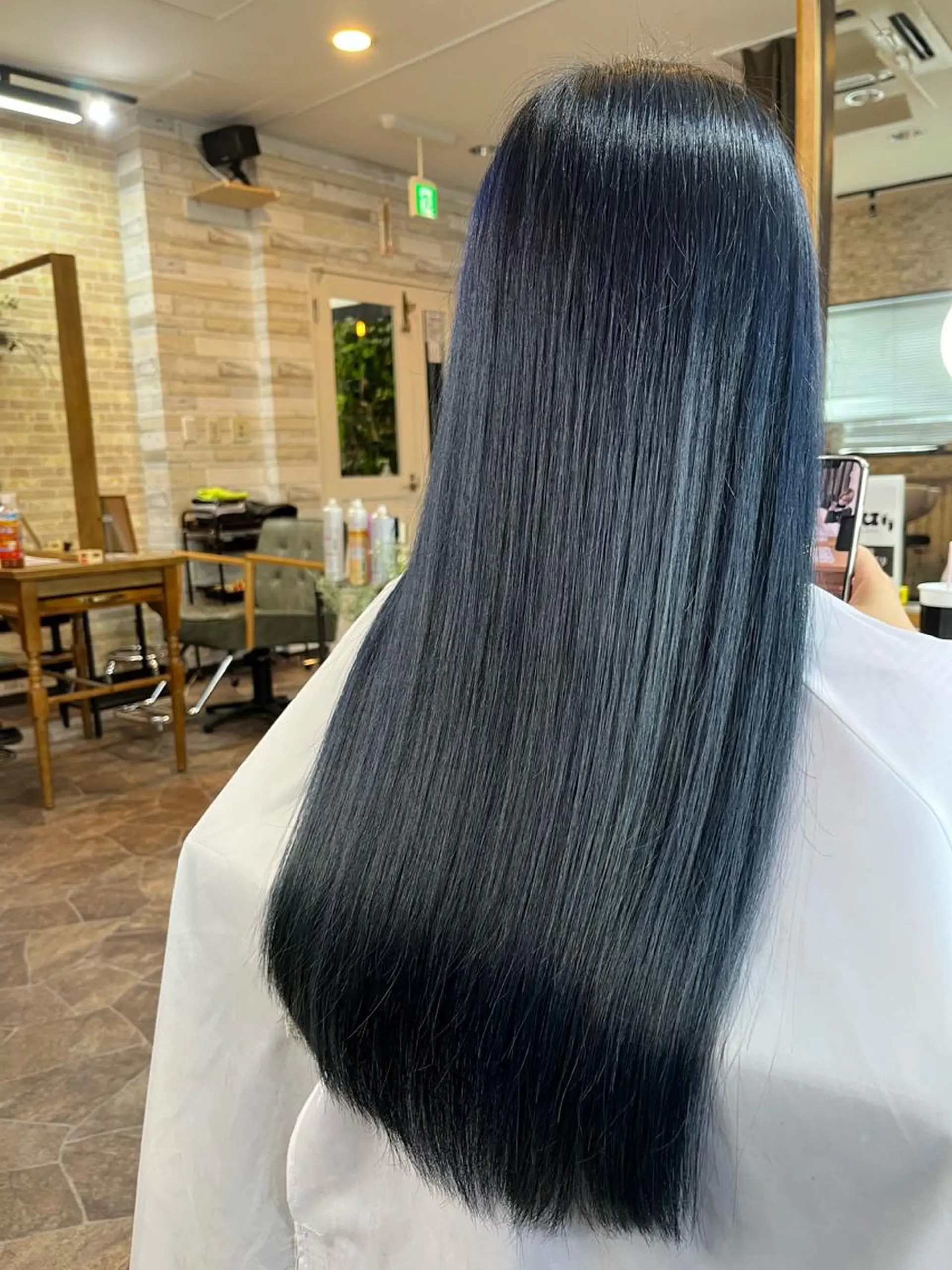 ロング Lilly 中谷友里のヘアスタイル